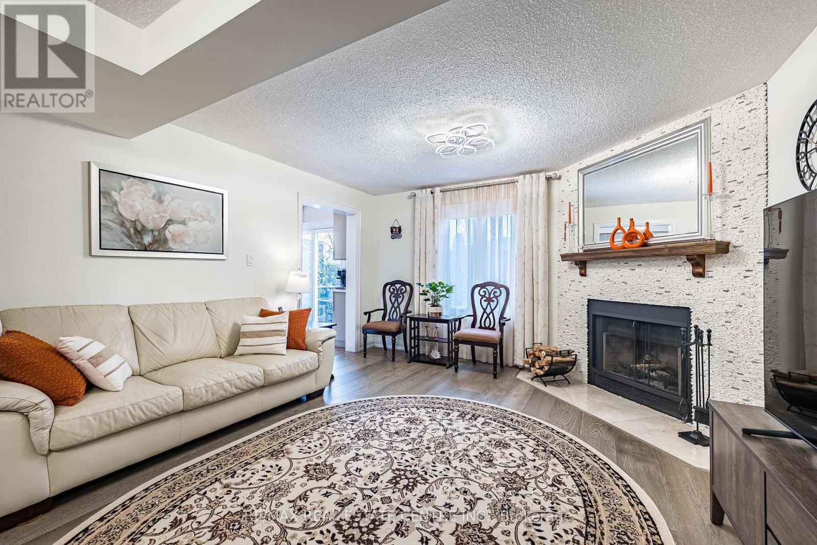 6340 Longspur Road, Mississauga, Ontario  L5N 6G8 - Photo 6 - W12976858