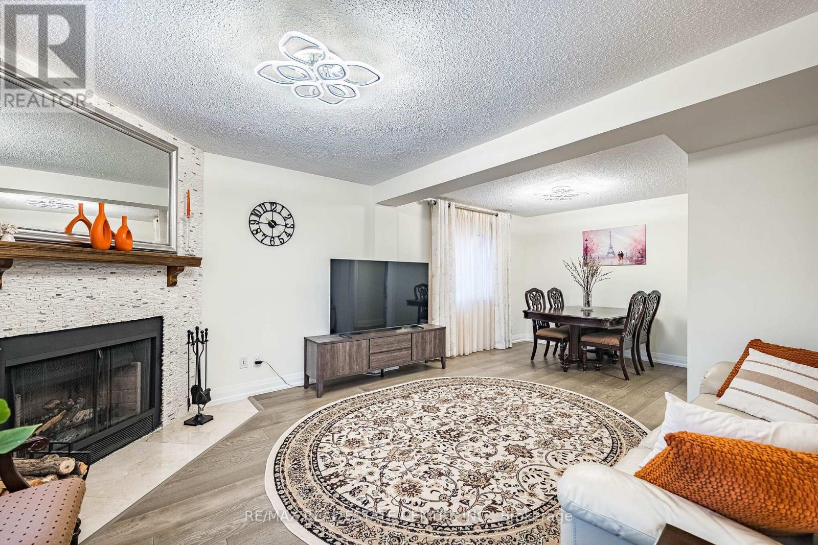 6340 Longspur Road, Mississauga, Ontario  L5N 6G8 - Photo 7 - W12976858