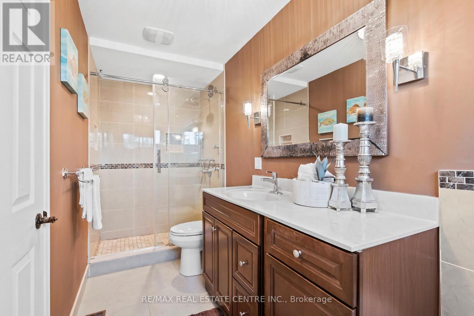 2879 Westbury Court, Mississauga, Ontario  L5M 6B3 - Photo 21 - W12976870