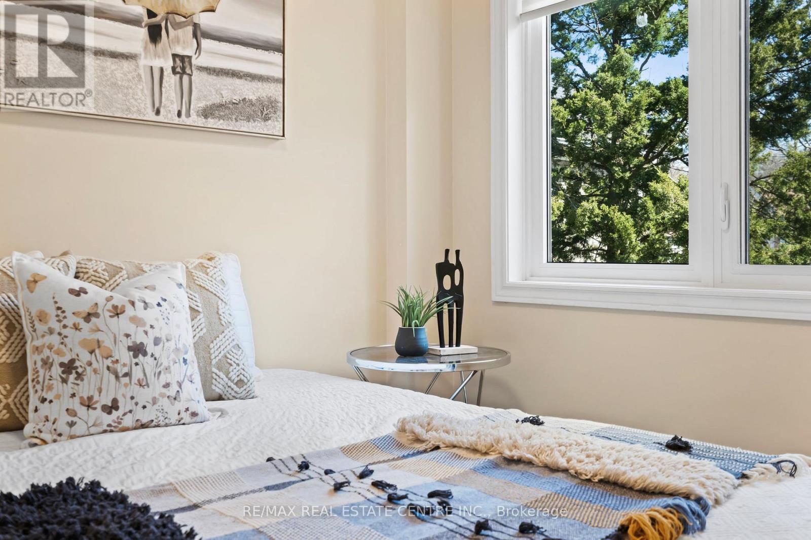 2879 Westbury Court, Mississauga, Ontario  L5M 6B3 - Photo 25 - W12976870