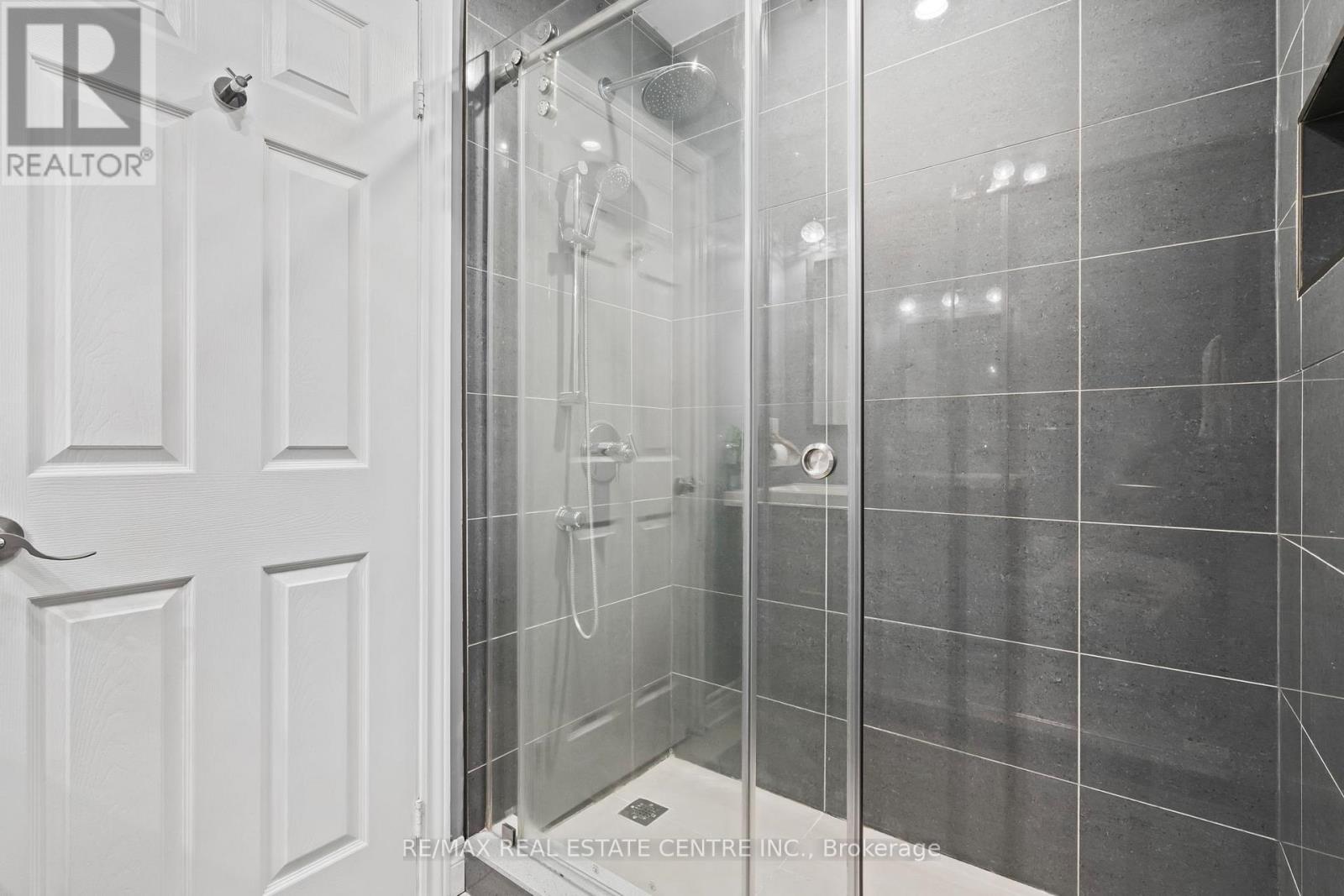 2879 Westbury Court, Mississauga, Ontario  L5M 6B3 - Photo 28 - W12976870