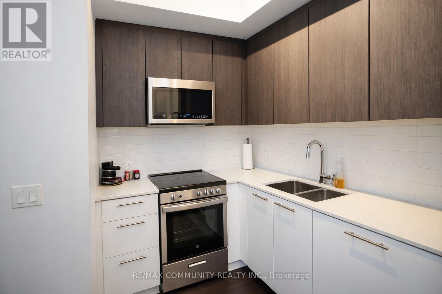 1206 - 225 Veterans Drive, Brampton, Ontario  L7A 5L7 - Photo 8 - W12976882