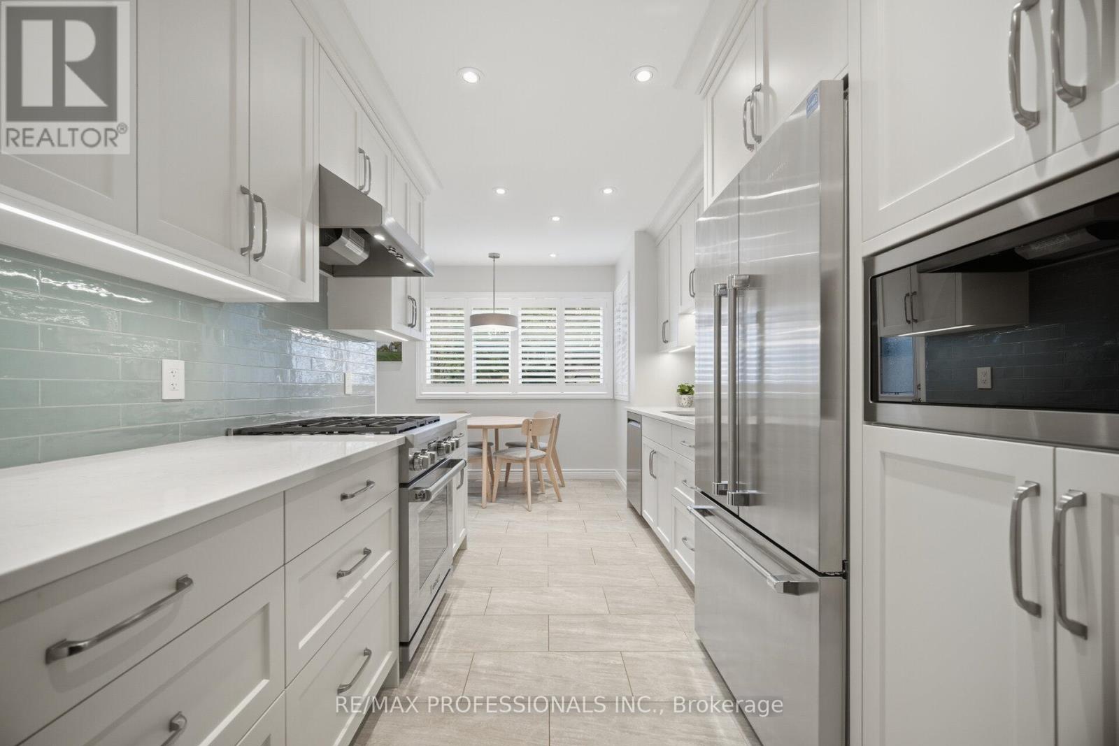 1448 Glenwatson Drive, Mississauga, Ontario  L5E 2V9 - Photo 13 - W12976920