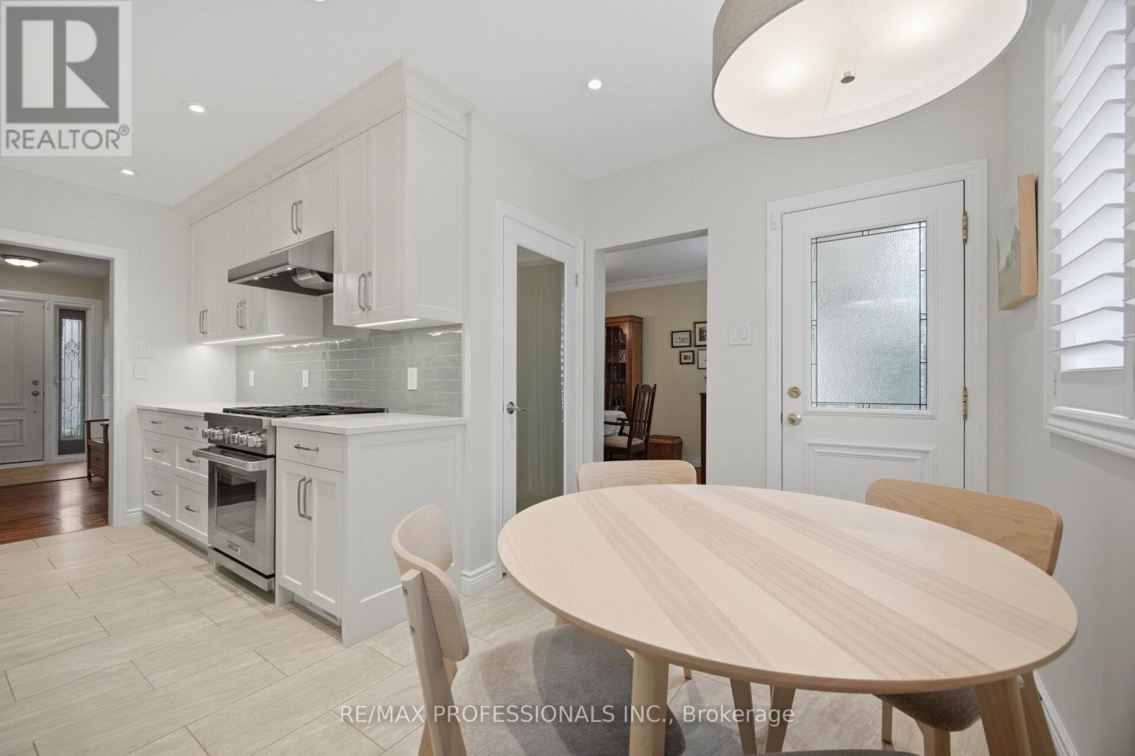 1448 Glenwatson Drive, Mississauga, Ontario  L5E 2V9 - Photo 18 - W12976920