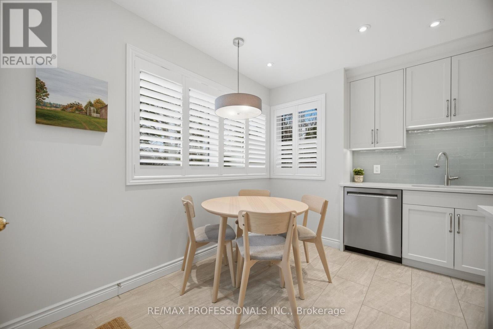 1448 Glenwatson Drive, Mississauga, Ontario  L5E 2V9 - Photo 19 - W12976920