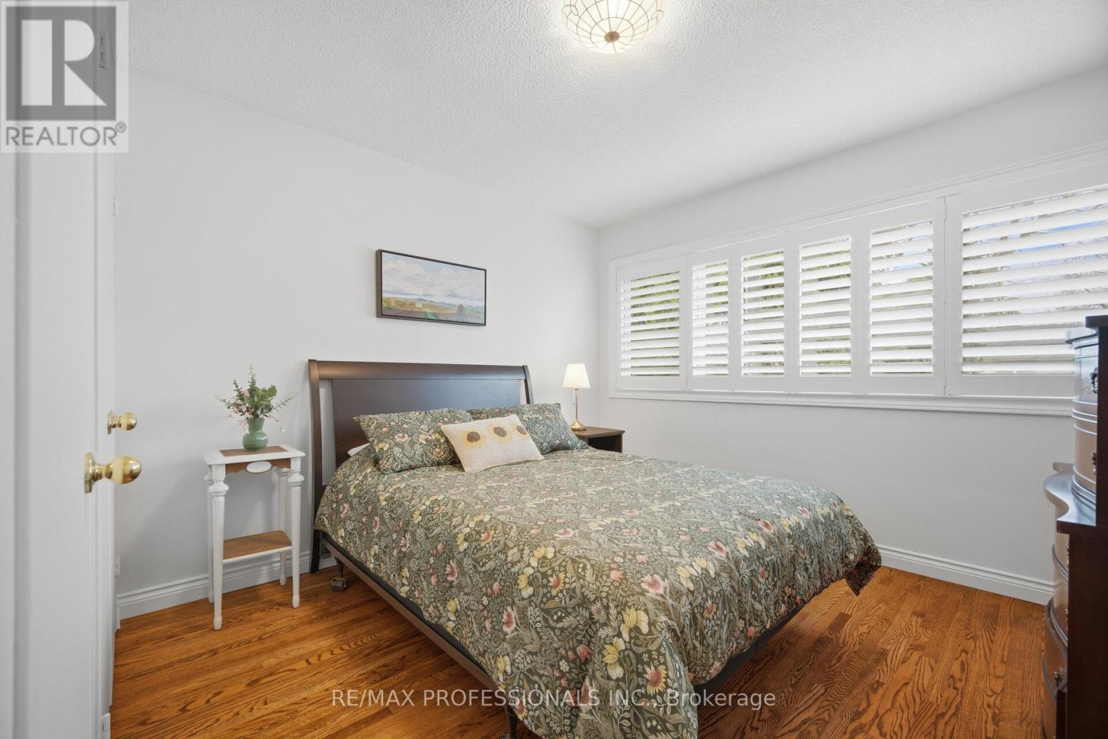 1448 Glenwatson Drive, Mississauga, Ontario  L5E 2V9 - Photo 22 - W12976920