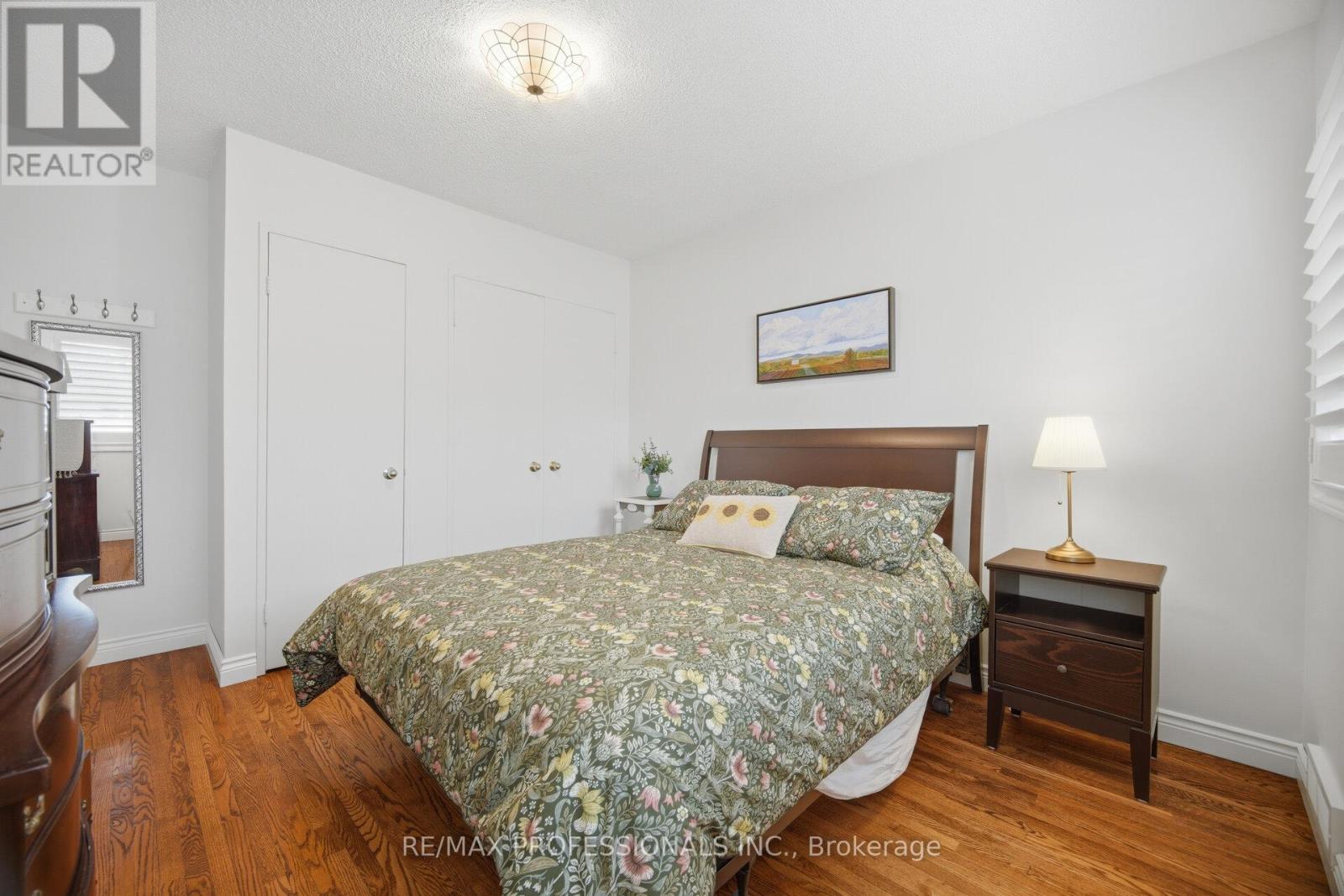 1448 Glenwatson Drive, Mississauga, Ontario  L5E 2V9 - Photo 23 - W12976920