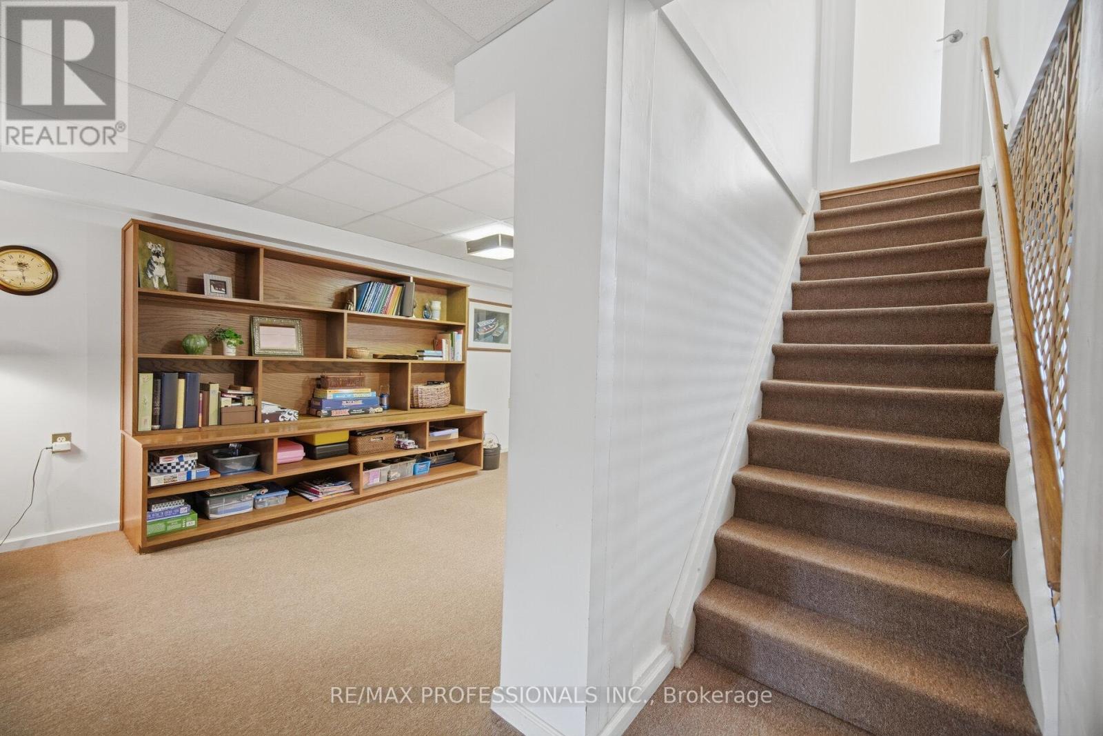 1448 Glenwatson Drive, Mississauga, Ontario  L5E 2V9 - Photo 30 - W12976920