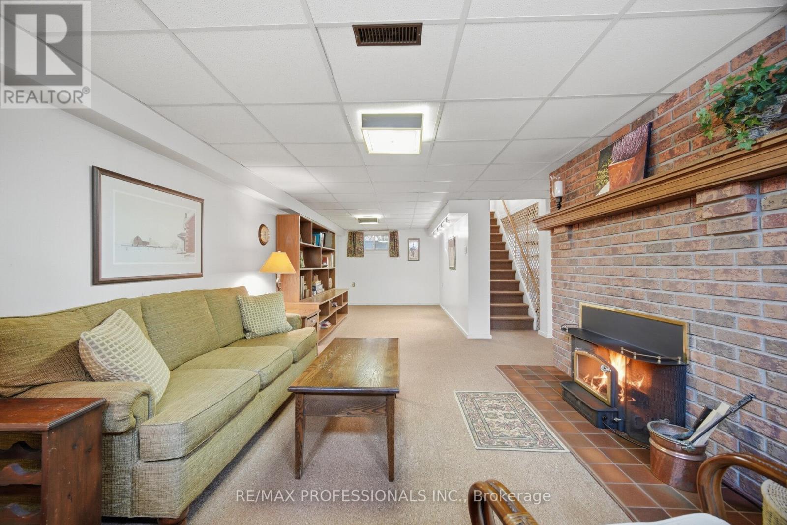 1448 Glenwatson Drive, Mississauga, Ontario  L5E 2V9 - Photo 33 - W12976920