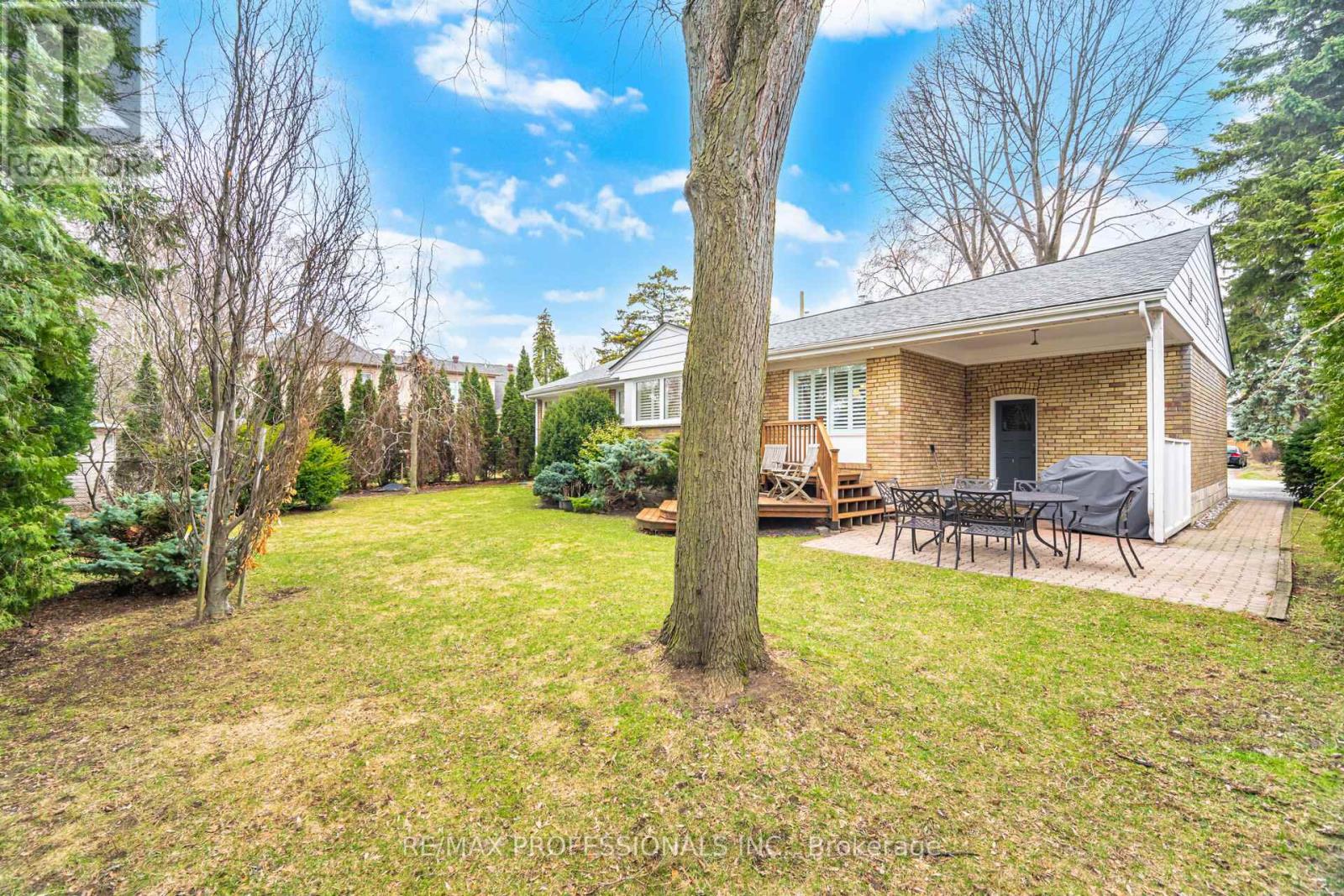 1448 Glenwatson Drive, Mississauga, Ontario  L5E 2V9 - Photo 43 - W12976920