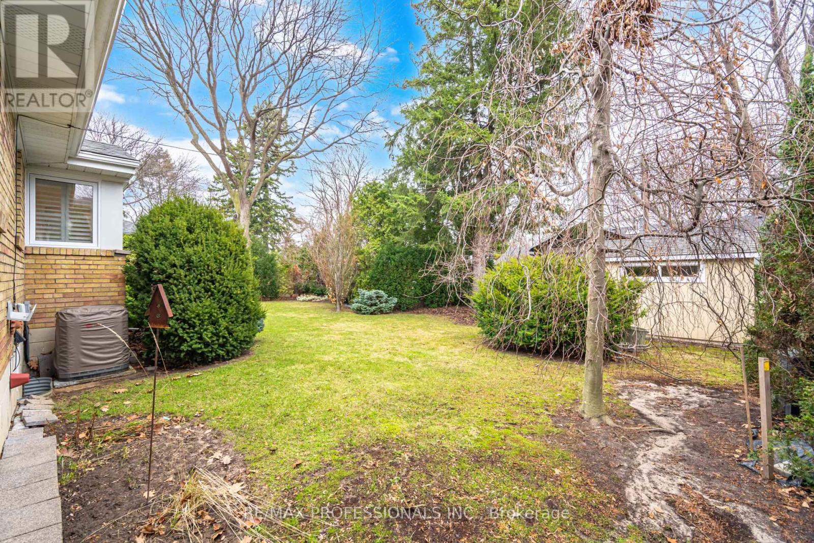 1448 Glenwatson Drive, Mississauga, Ontario  L5E 2V9 - Photo 44 - W12976920