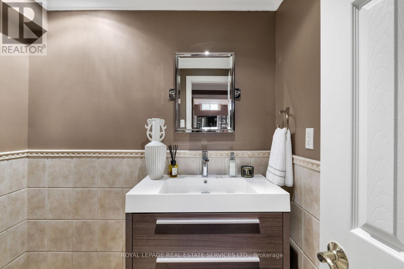 3030 Banbury Crescent, Oakville, Ontario  L6H 5P9 - Photo 36 - W12976928