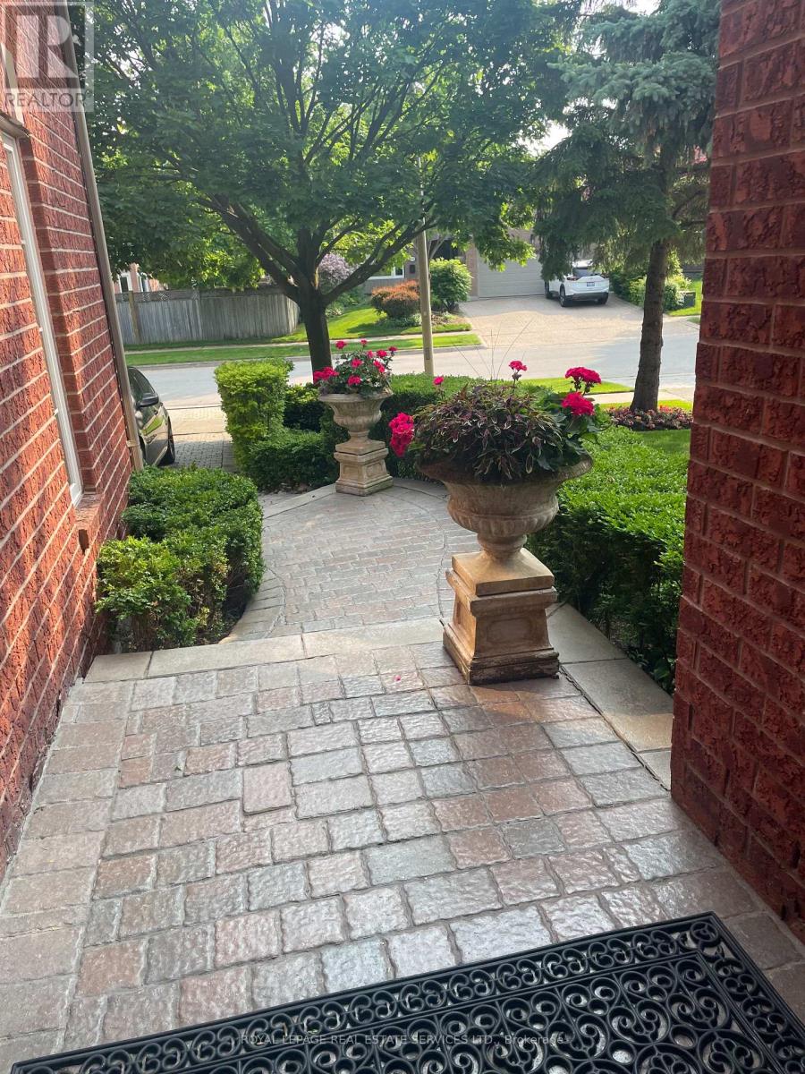 3030 Banbury Crescent, Oakville, Ontario  L6H 5P9 - Photo 42 - W12976928