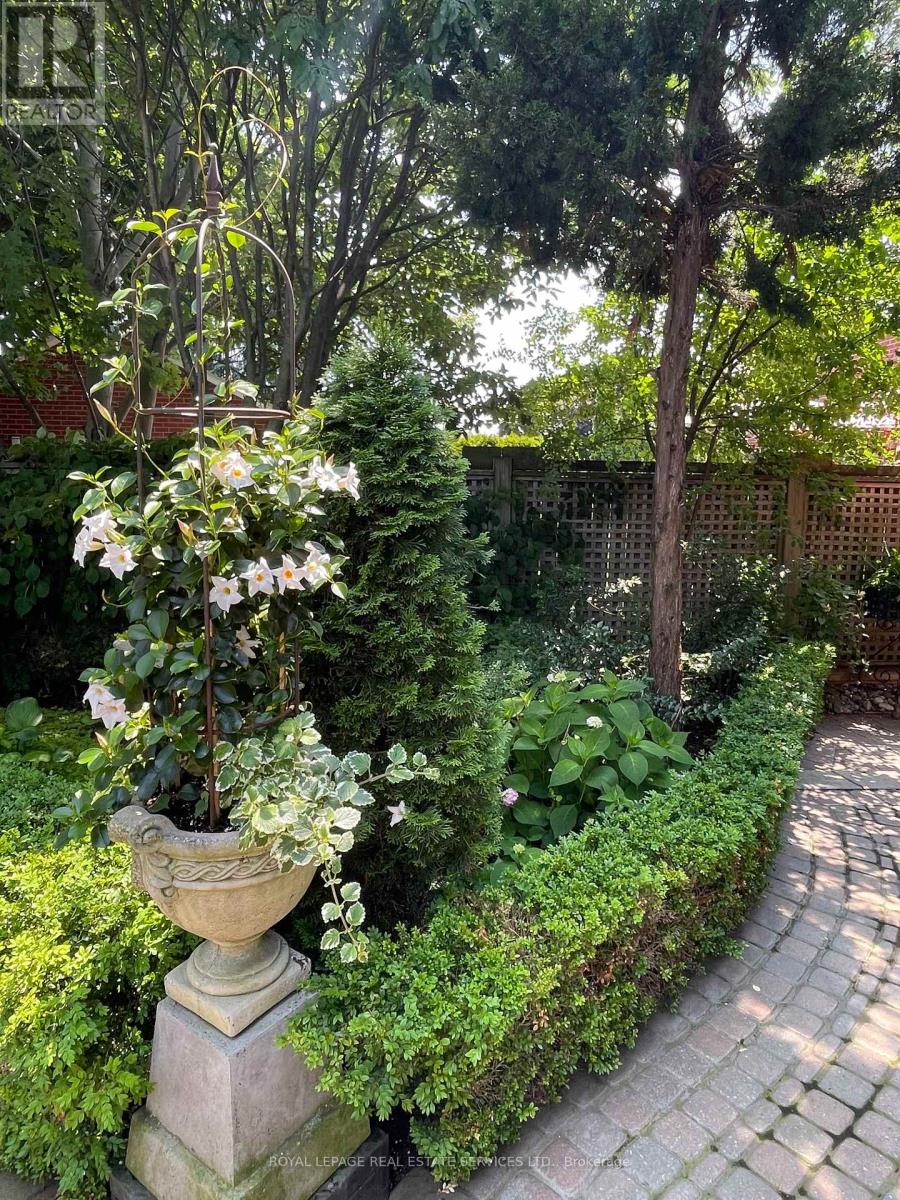 3030 Banbury Crescent, Oakville, Ontario  L6H 5P9 - Photo 43 - W12976928