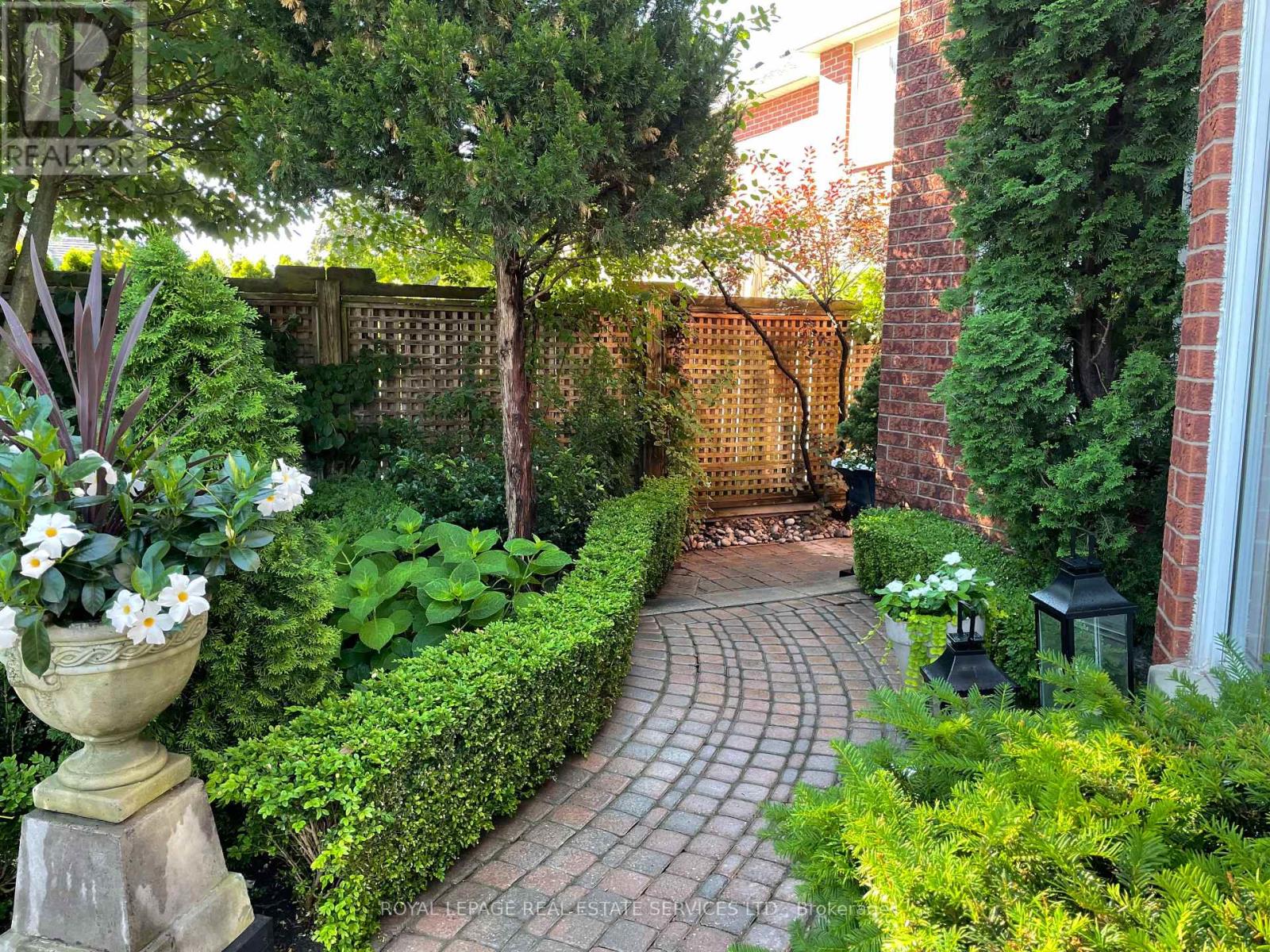 3030 Banbury Crescent, Oakville, Ontario  L6H 5P9 - Photo 46 - W12976928