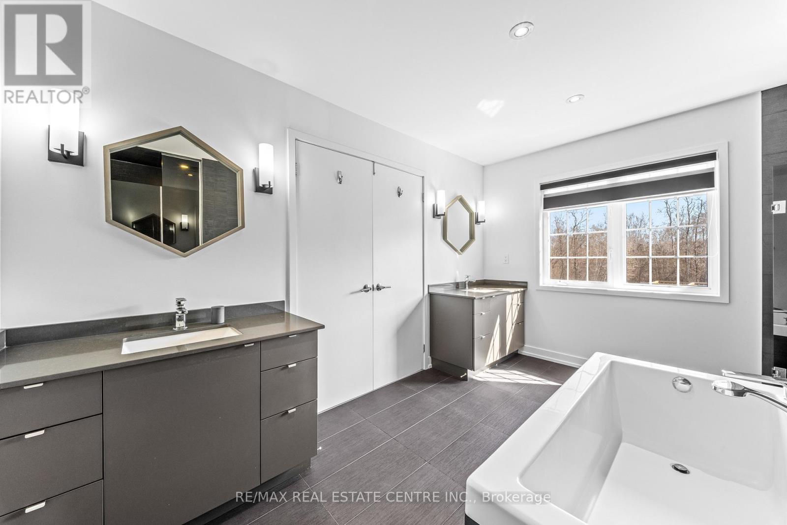 189 Lionhead Golf Club Road, Brampton, Ontario  L6Y 6C1 - Photo 34 - W12976950