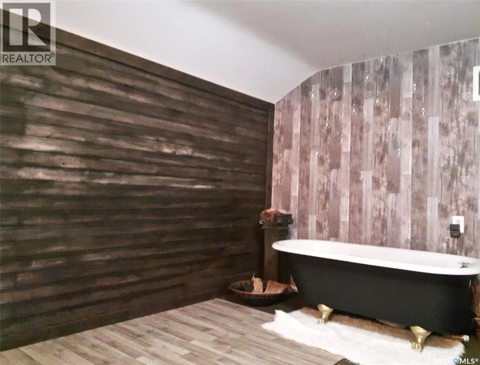 1109 S Railway Avenue, Swift Current, Saskatchewan  S9H 3B6 - Photo 6 - SK032258