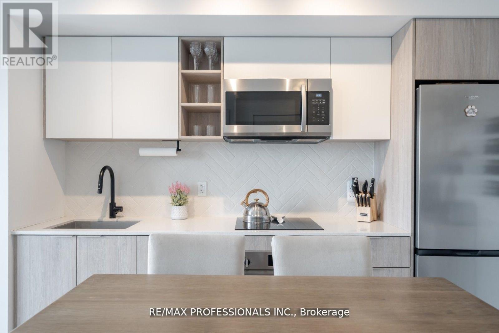 305 - 36 Zorra Street, Toronto, Ontario  M8Z 0G5 - Photo 11 - W12976992