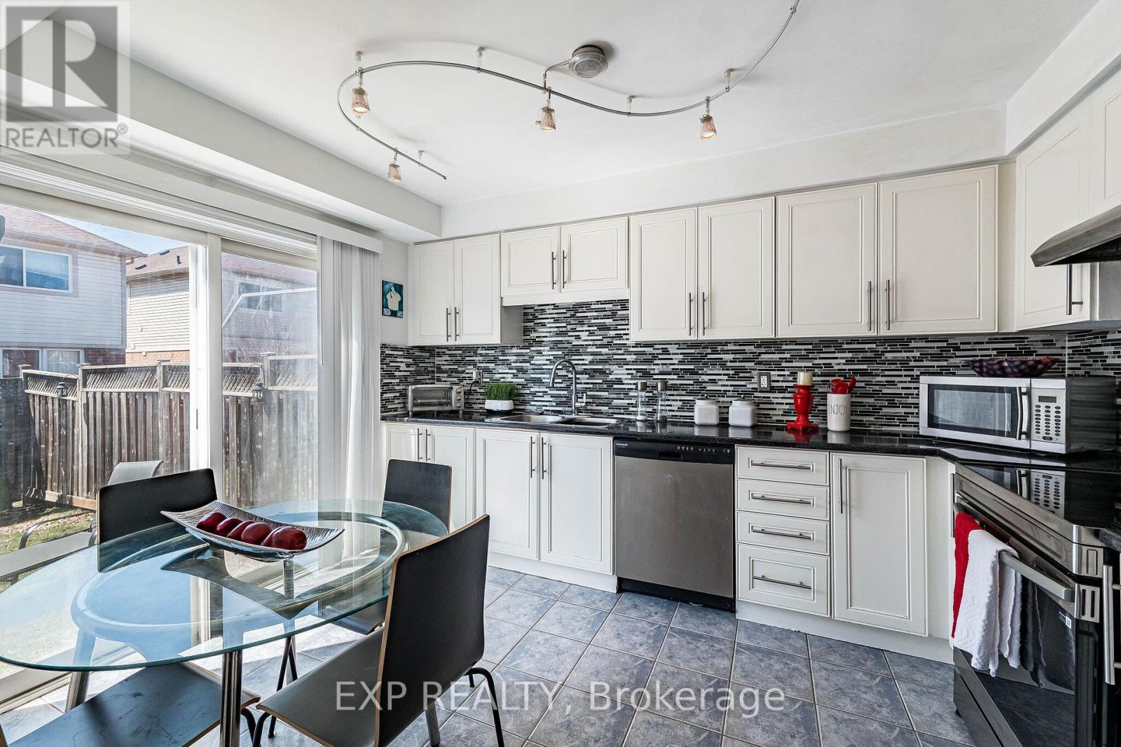 53 Sweetwood Circle, Brampton, Ontario  L7A 2X7 - Photo 13 - W12977032