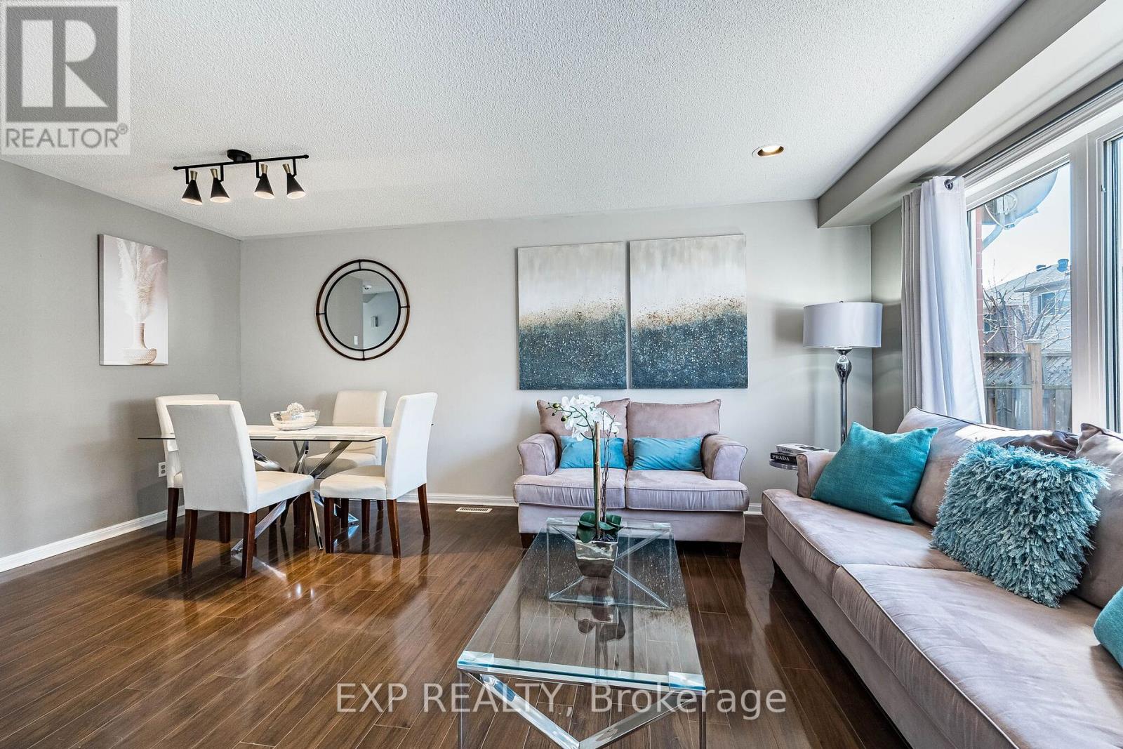 53 Sweetwood Circle, Brampton, Ontario  L7A 2X7 - Photo 9 - W12977032