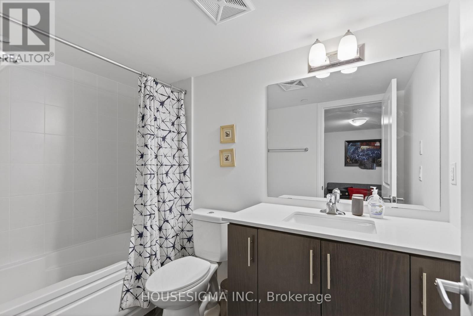 5 - 85 Eastwood Park Gardens, Toronto, Ontario  M8W 0B9 - Photo 11 - W12977040