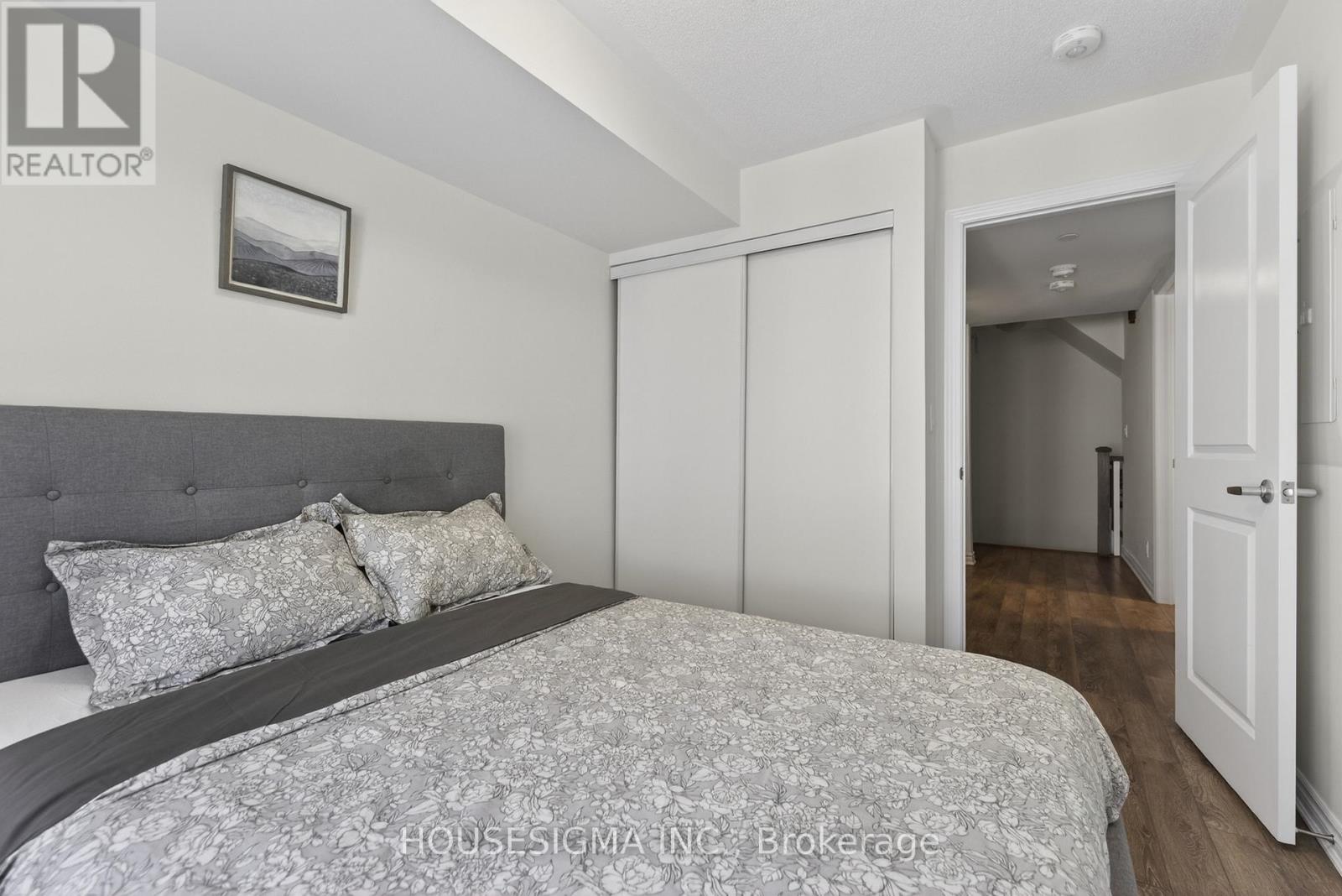 5 - 85 Eastwood Park Gardens, Toronto, Ontario  M8W 0B9 - Photo 15 - W12977040