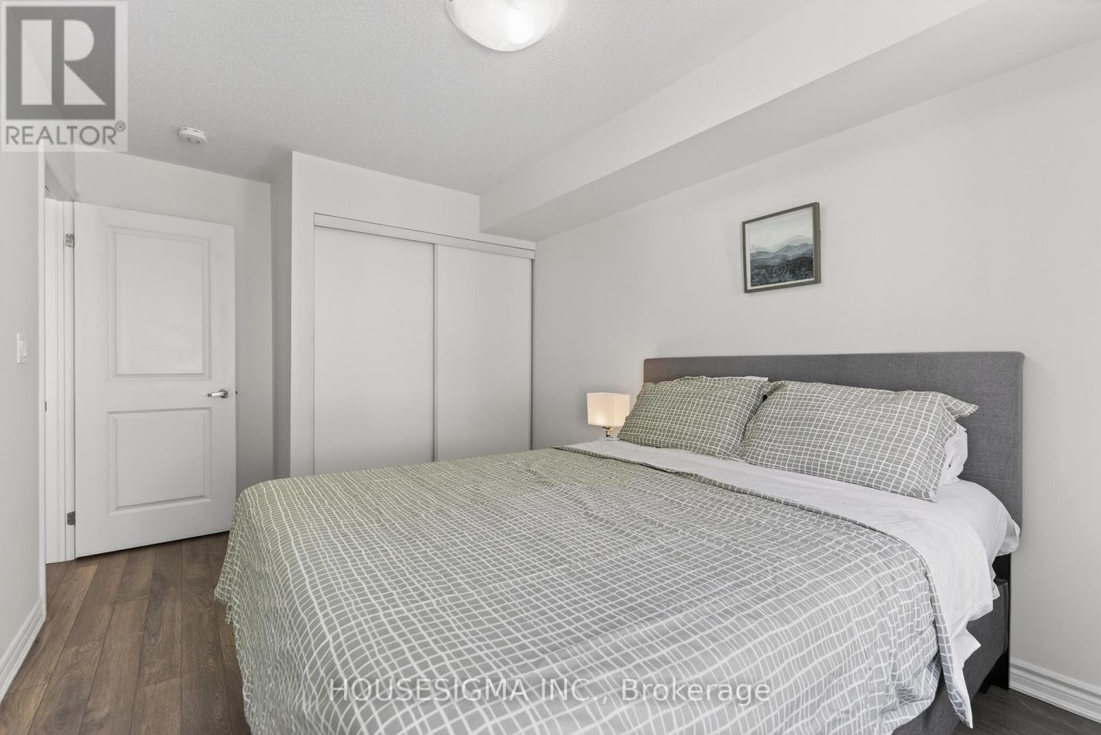 5 - 85 Eastwood Park Gardens, Toronto, Ontario  M8W 0B9 - Photo 18 - W12977040