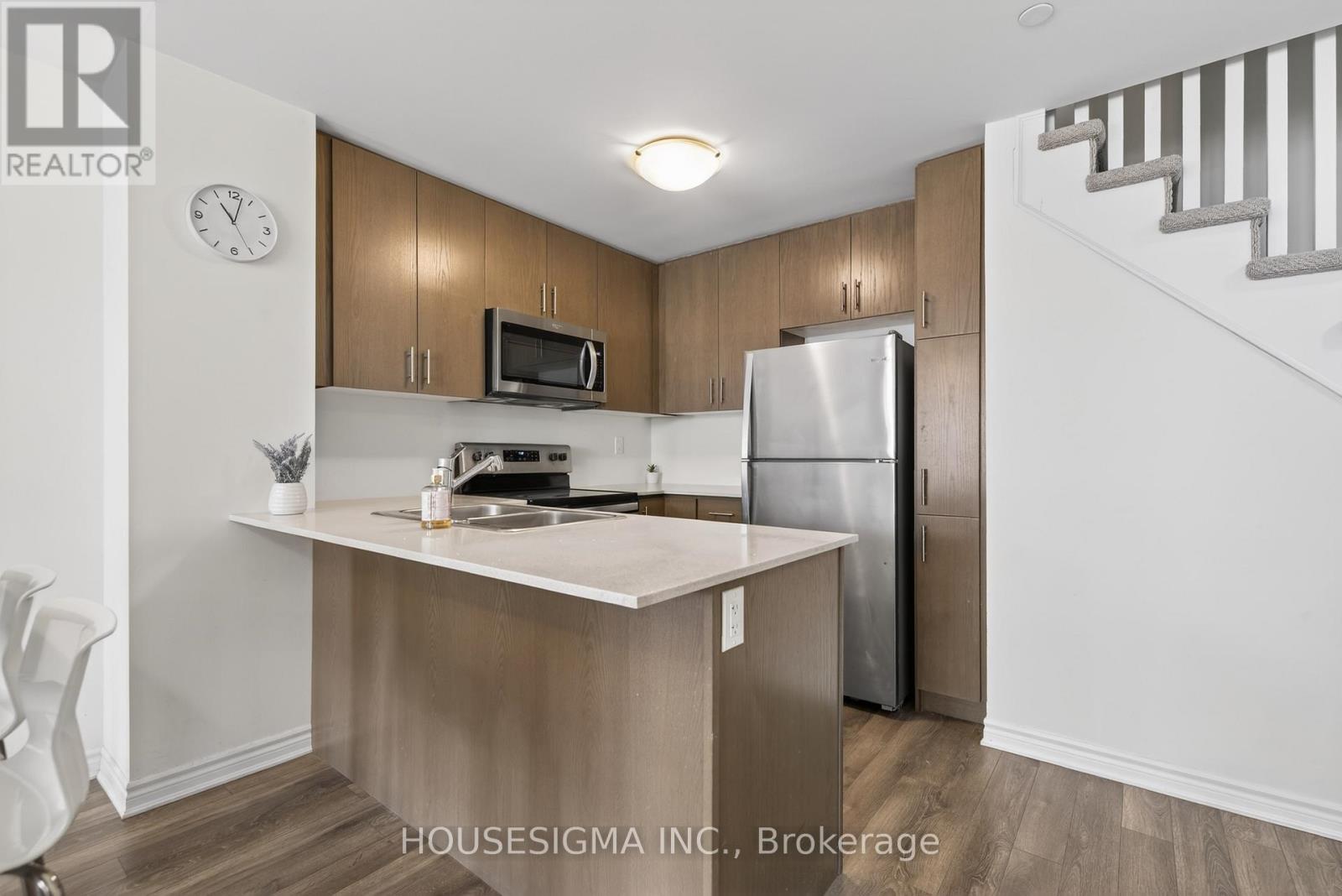 5 - 85 Eastwood Park Gardens, Toronto, Ontario  M8W 0B9 - Photo 6 - W12977040