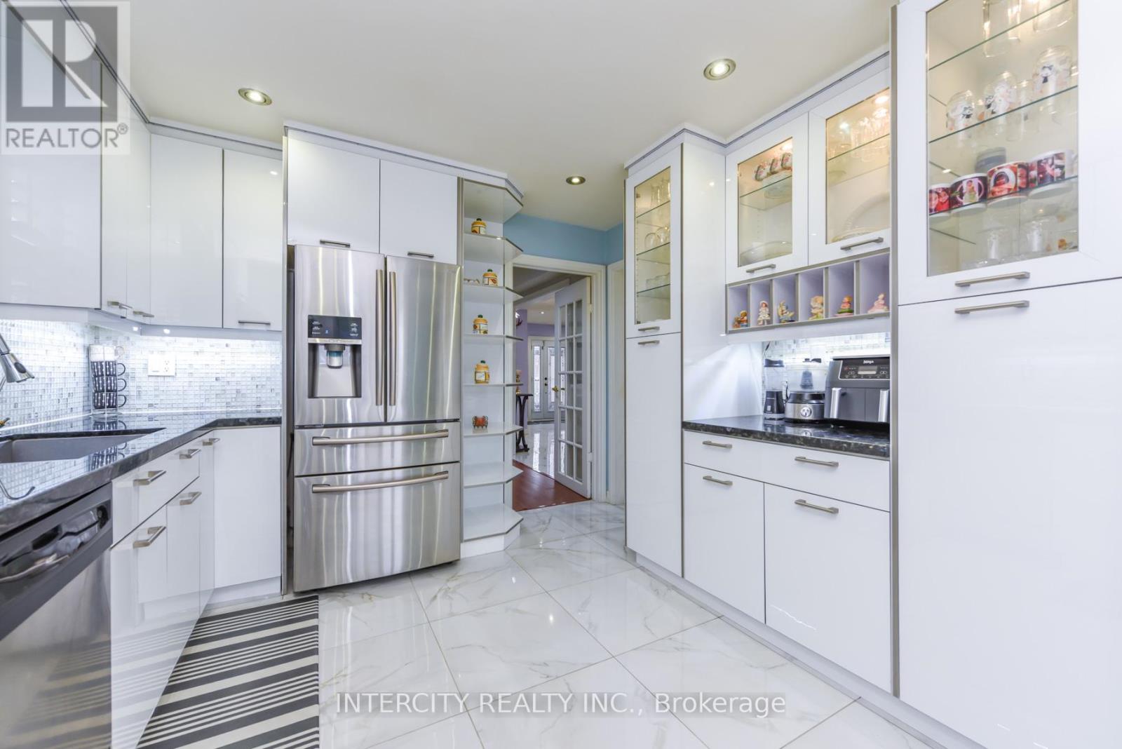 7140 Dalewood Drive, Mississauga, Ontario  L4T 4E9 - Photo 23 - W12977116