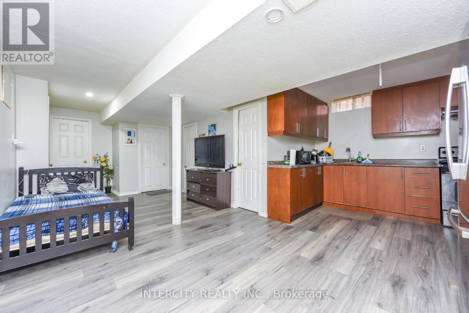 7140 Dalewood Drive, Mississauga, Ontario  L4T 4E9 - Photo 40 - W12977116