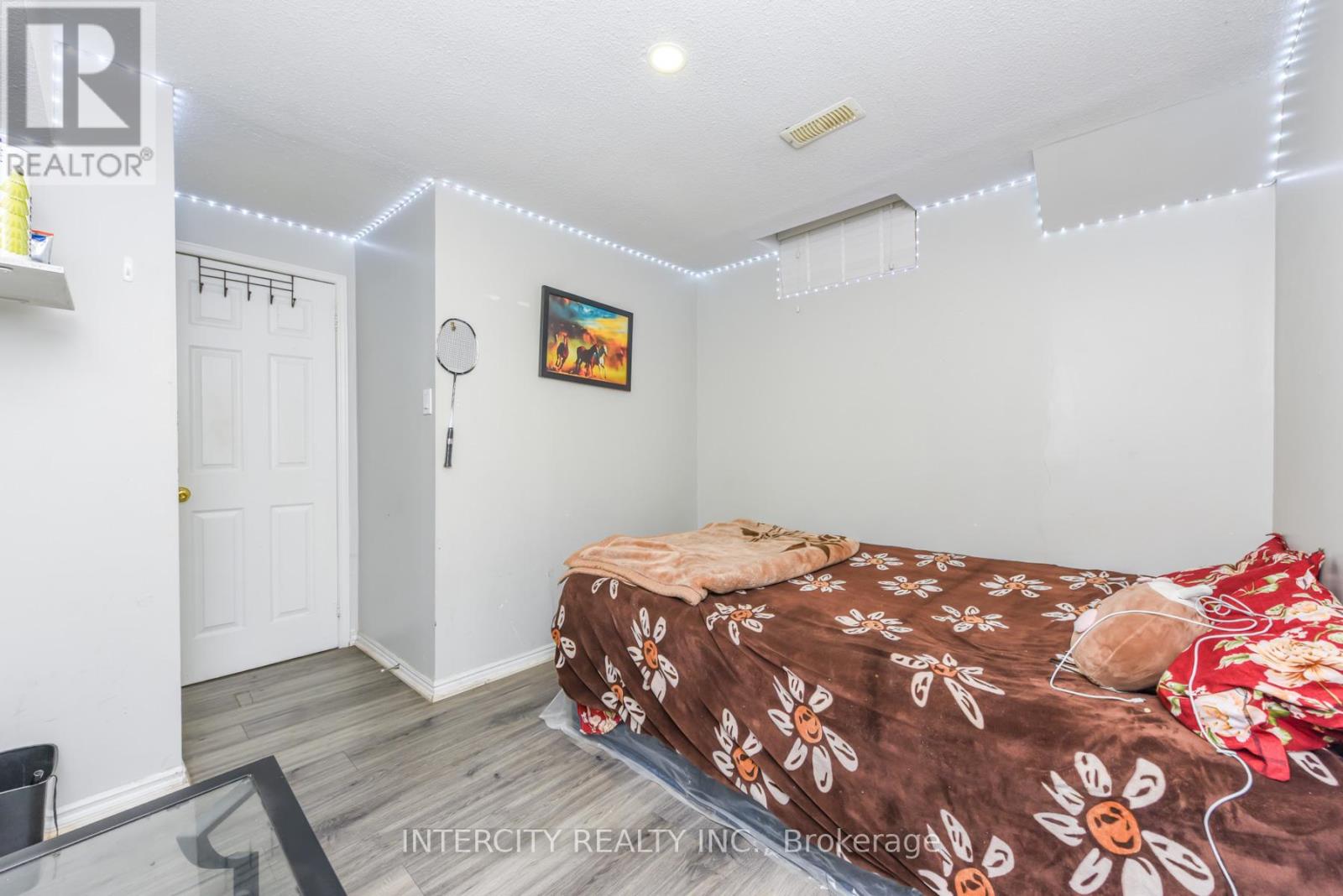 7140 Dalewood Drive, Mississauga, Ontario  L4T 4E9 - Photo 46 - W12977116