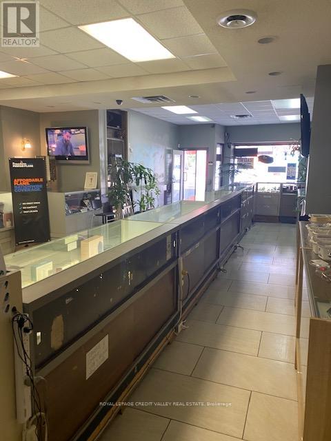 45 Main Street N, Brampton, Ontario  L6X 1M8 - Photo 3 - W12977134