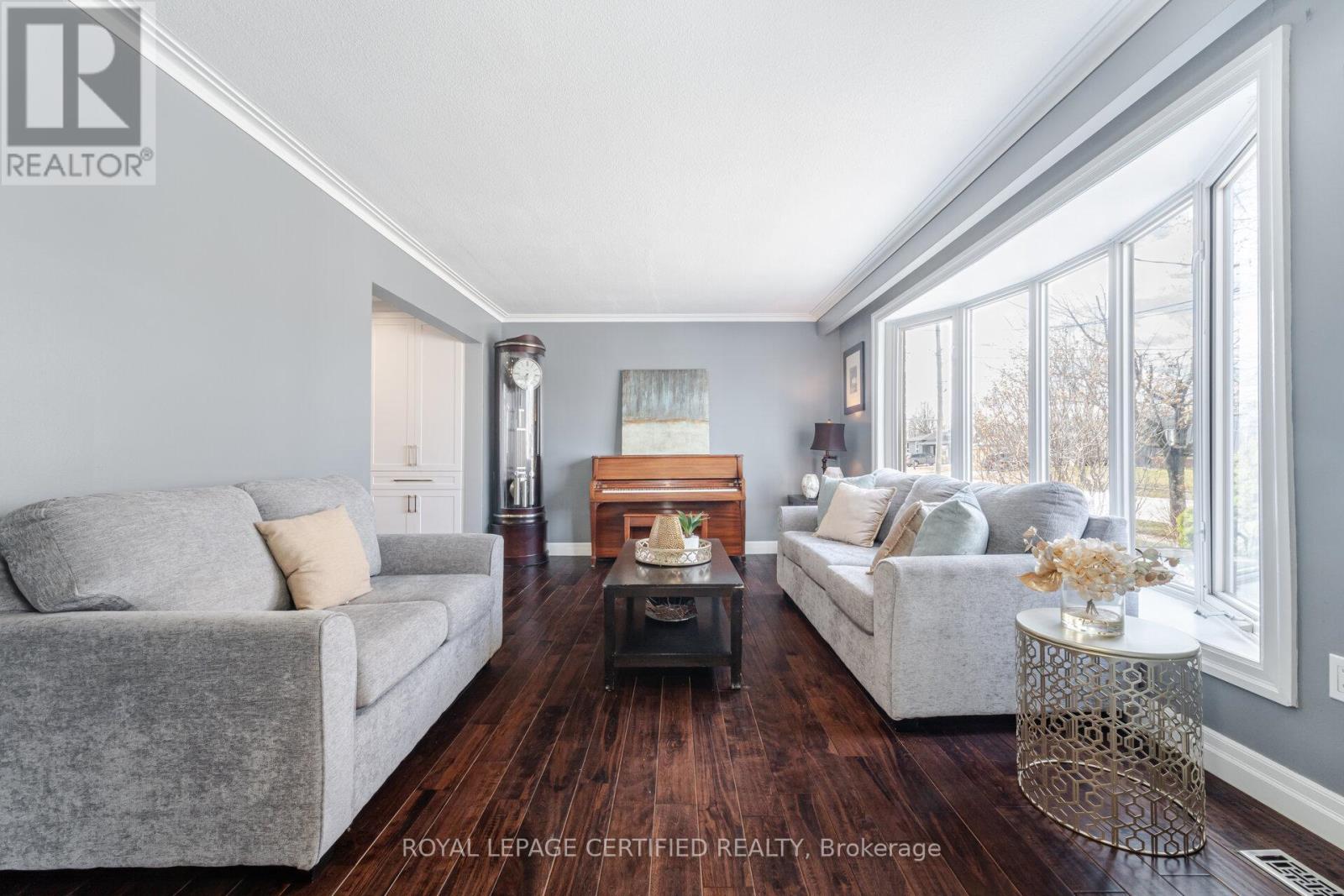 5 Stockman Crescent, Halton Hills, Ontario  L7G 1J5 - Photo 3 - W12977158