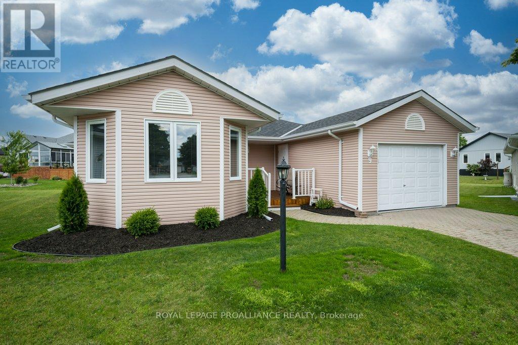 9 Quaker Court, Prince Edward County, Ontario  K0K 3L0 - Photo 1 - X12775292