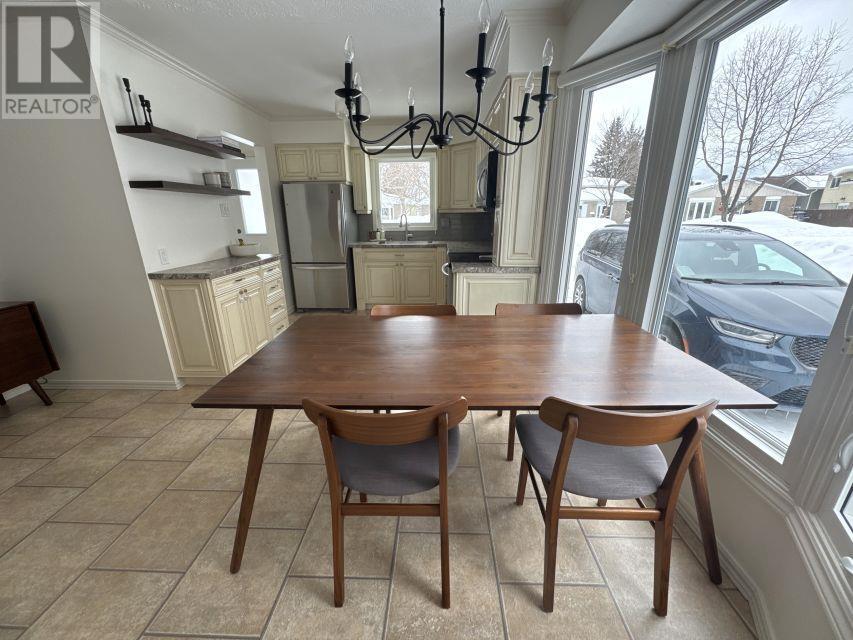 43 Bennett Dr, Elliot Lake, Ontario  P5A 2T3 - Photo 6 - SM260658