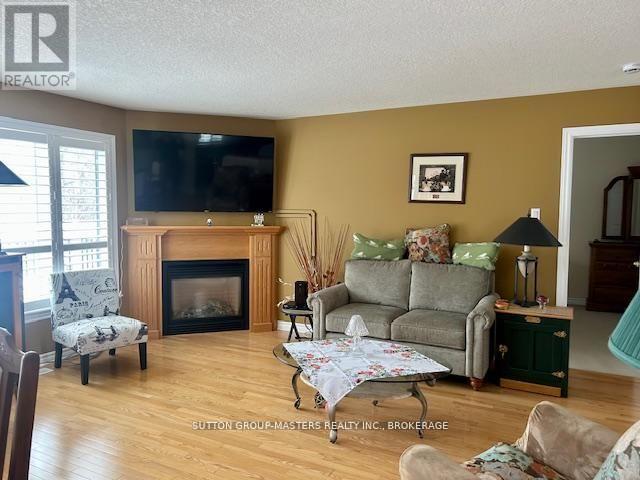 426 Grandtrunk Avenue, Kingston, Ontario  K7M 8W8 - Photo 3 - X12908572