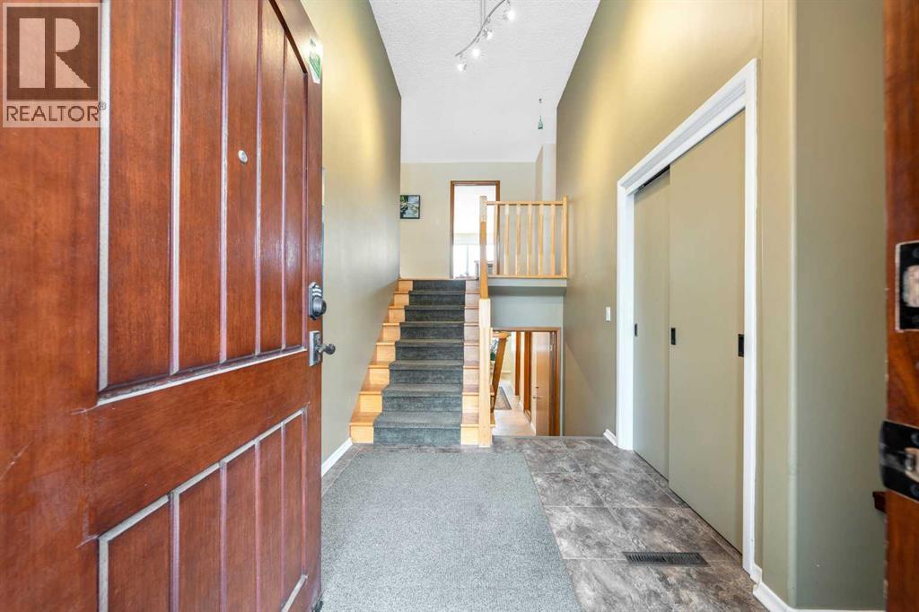 3316 24 Street NW, Calgary, Alberta  T2M 3Z7 - Photo 3 - A2298013