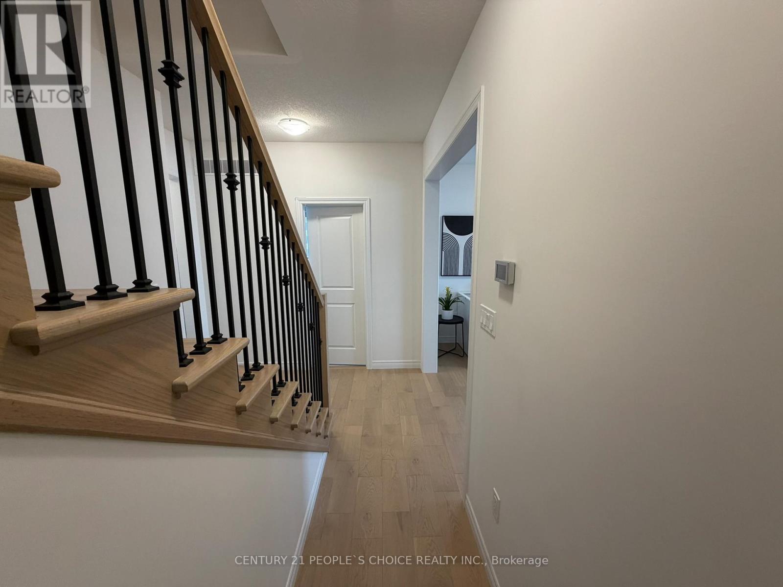 520 Anton Crescent, Kitchener, Ontario  N2R 0T8 - Photo 12 - X12976818