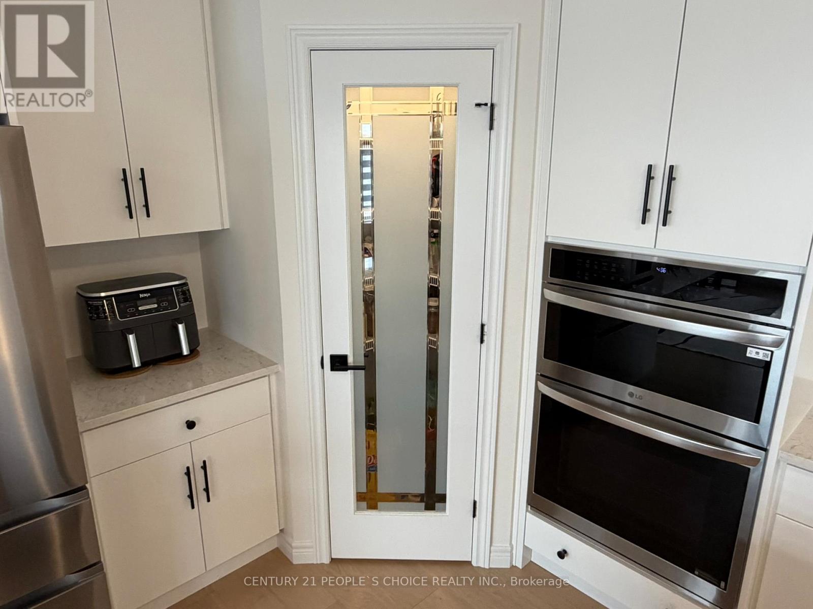 520 Anton Crescent, Kitchener, Ontario  N2R 0T8 - Photo 15 - X12976818