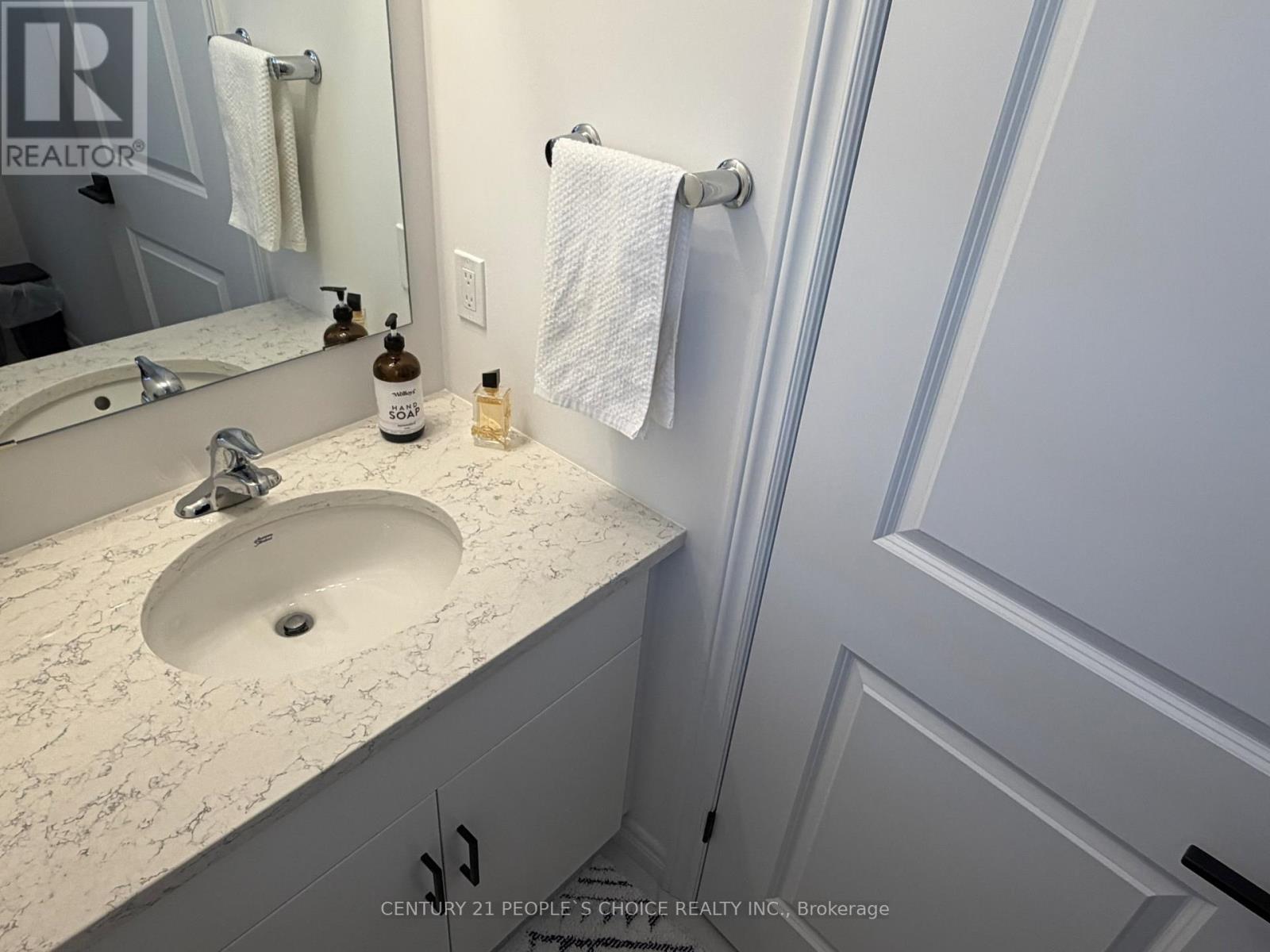 520 Anton Crescent, Kitchener, Ontario  N2R 0T8 - Photo 7 - X12976818