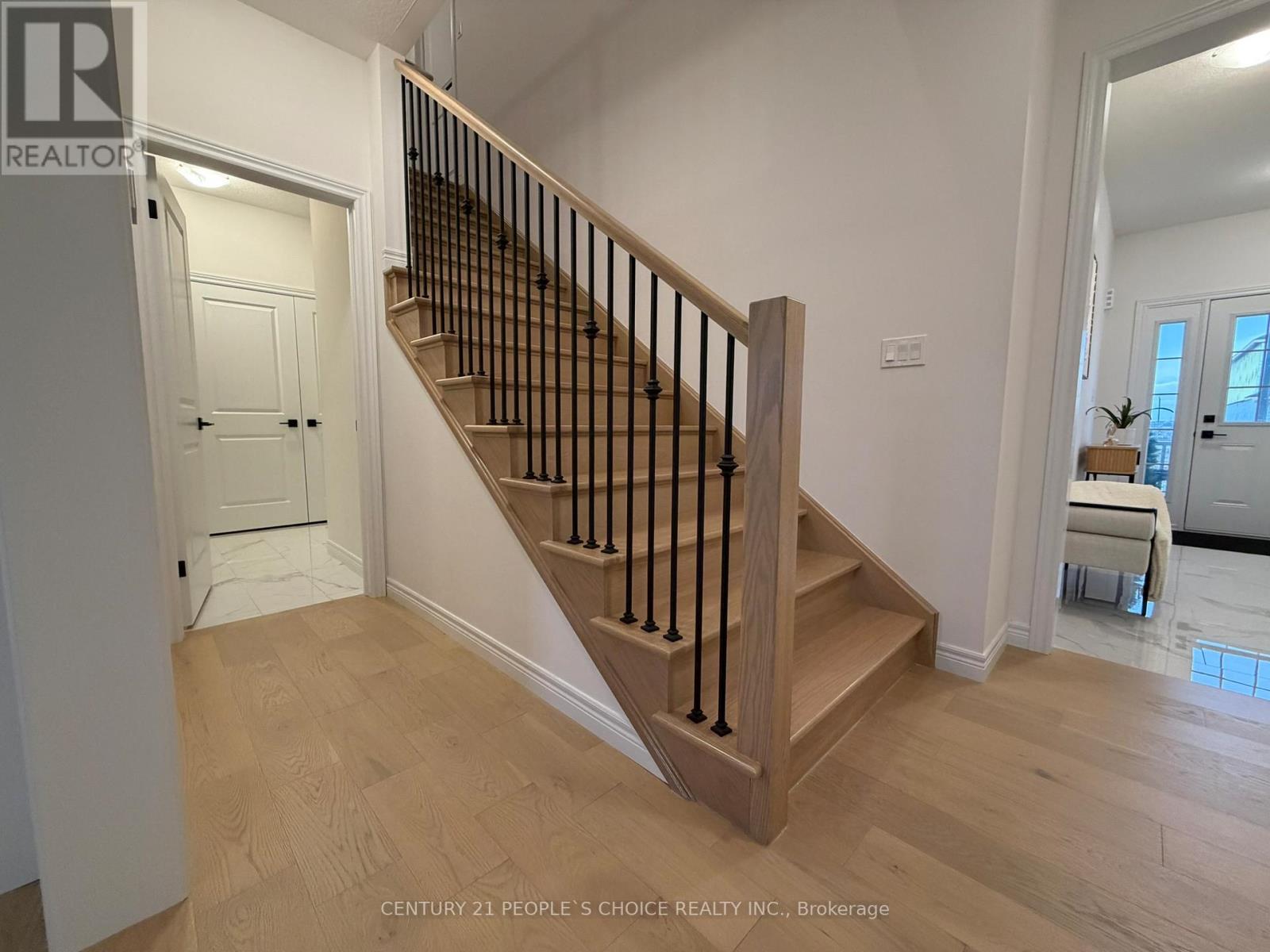 520 Anton Crescent, Kitchener, Ontario  N2R 0T8 - Photo 8 - X12976818