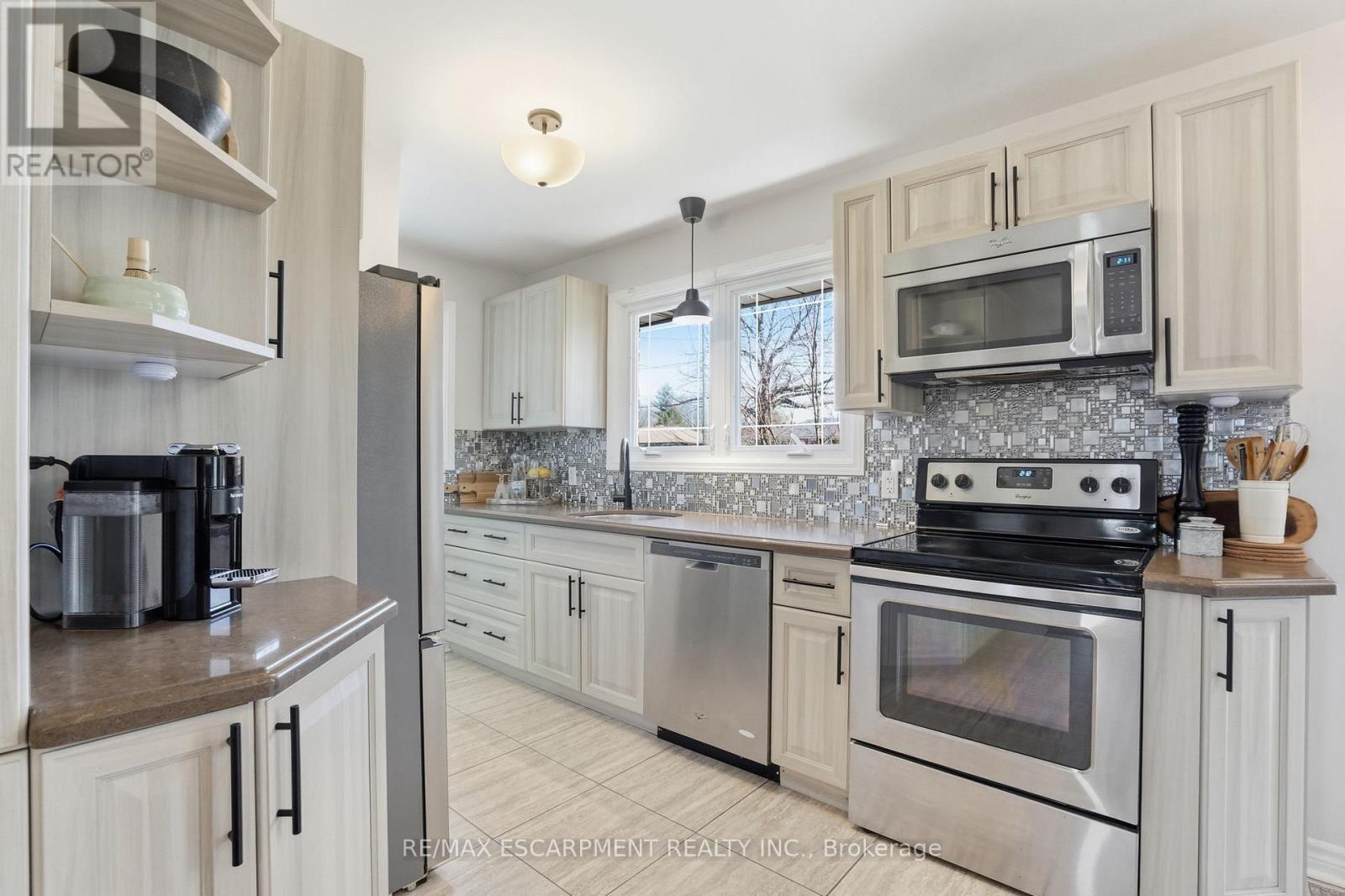 208 Seneca Avenue, Hamilton, Ontario  L9B 1M2 - Photo 21 - X12976846