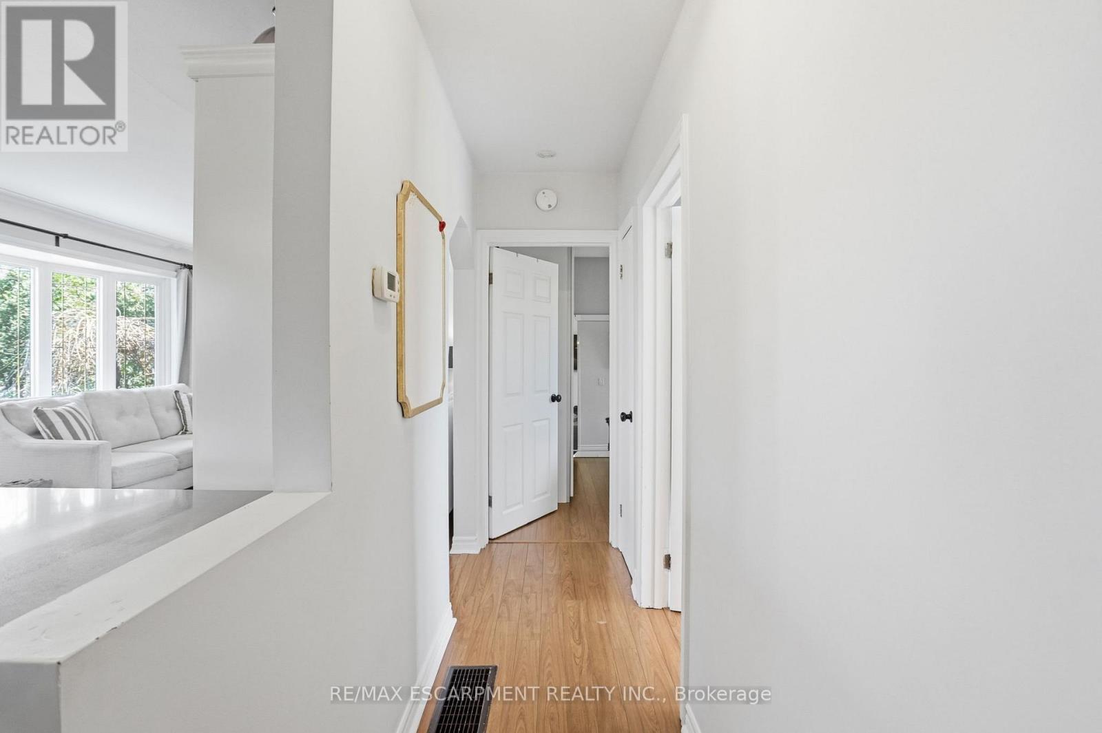 208 Seneca Avenue, Hamilton, Ontario  L9B 1M2 - Photo 27 - X12976846