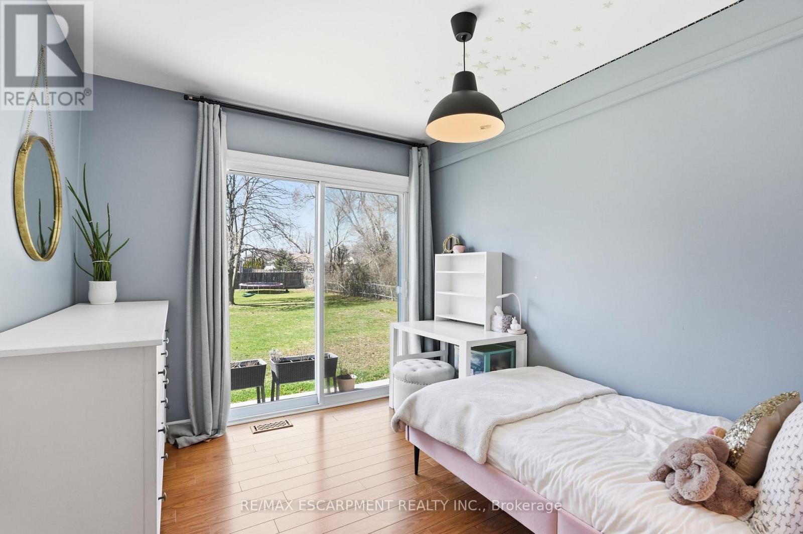 208 Seneca Avenue, Hamilton, Ontario  L9B 1M2 - Photo 29 - X12976846