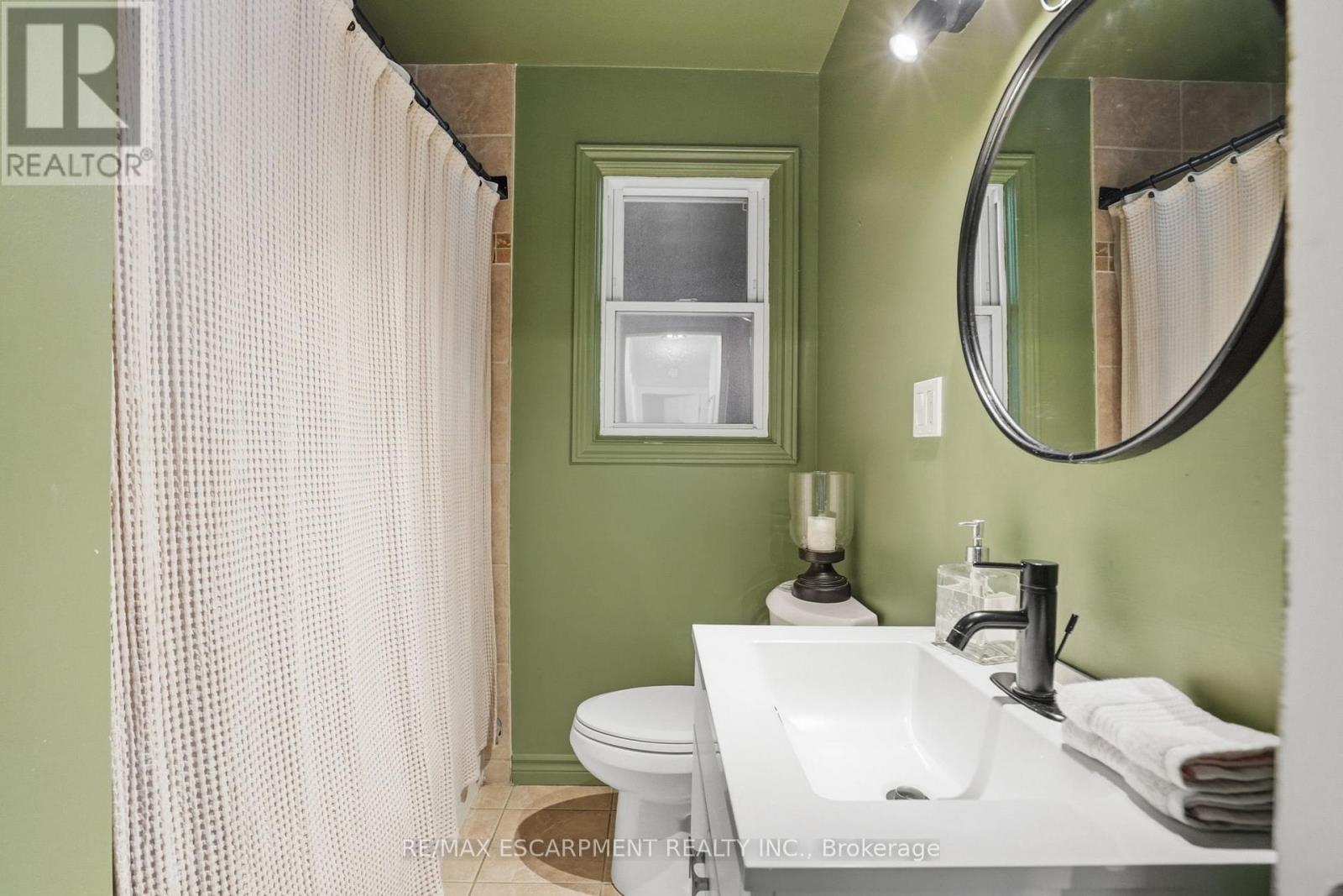 208 Seneca Avenue, Hamilton, Ontario  L9B 1M2 - Photo 31 - X12976846