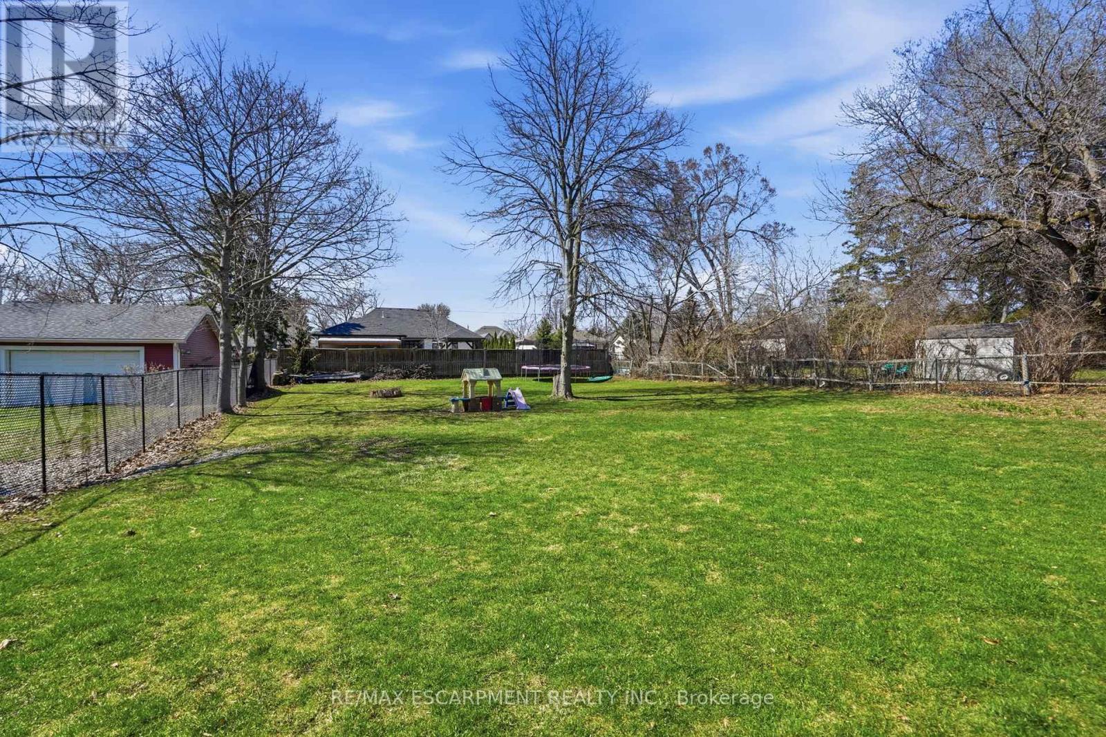 208 Seneca Avenue, Hamilton, Ontario  L9B 1M2 - Photo 5 - X12976846