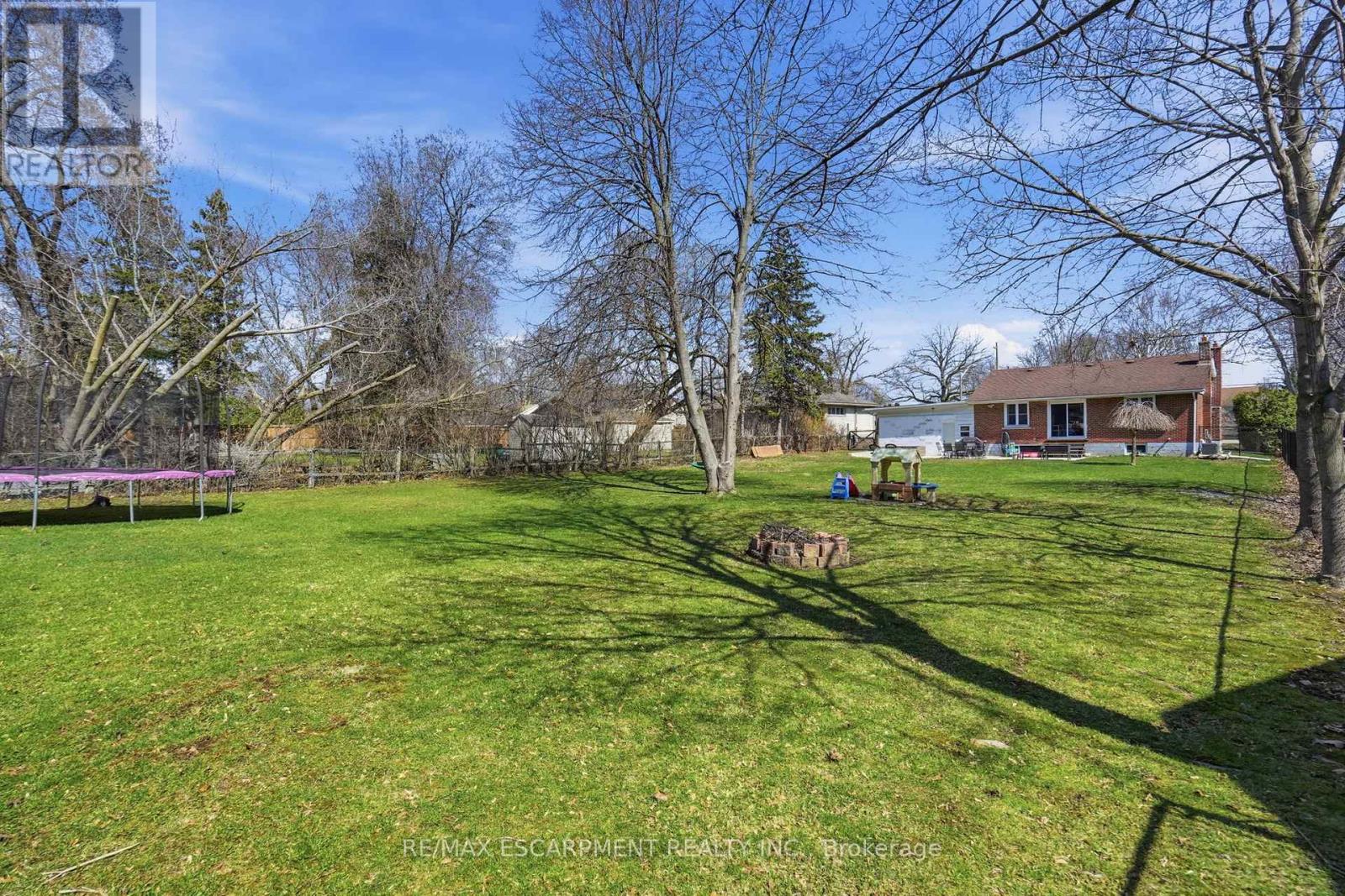 208 Seneca Avenue, Hamilton, Ontario  L9B 1M2 - Photo 9 - X12976846