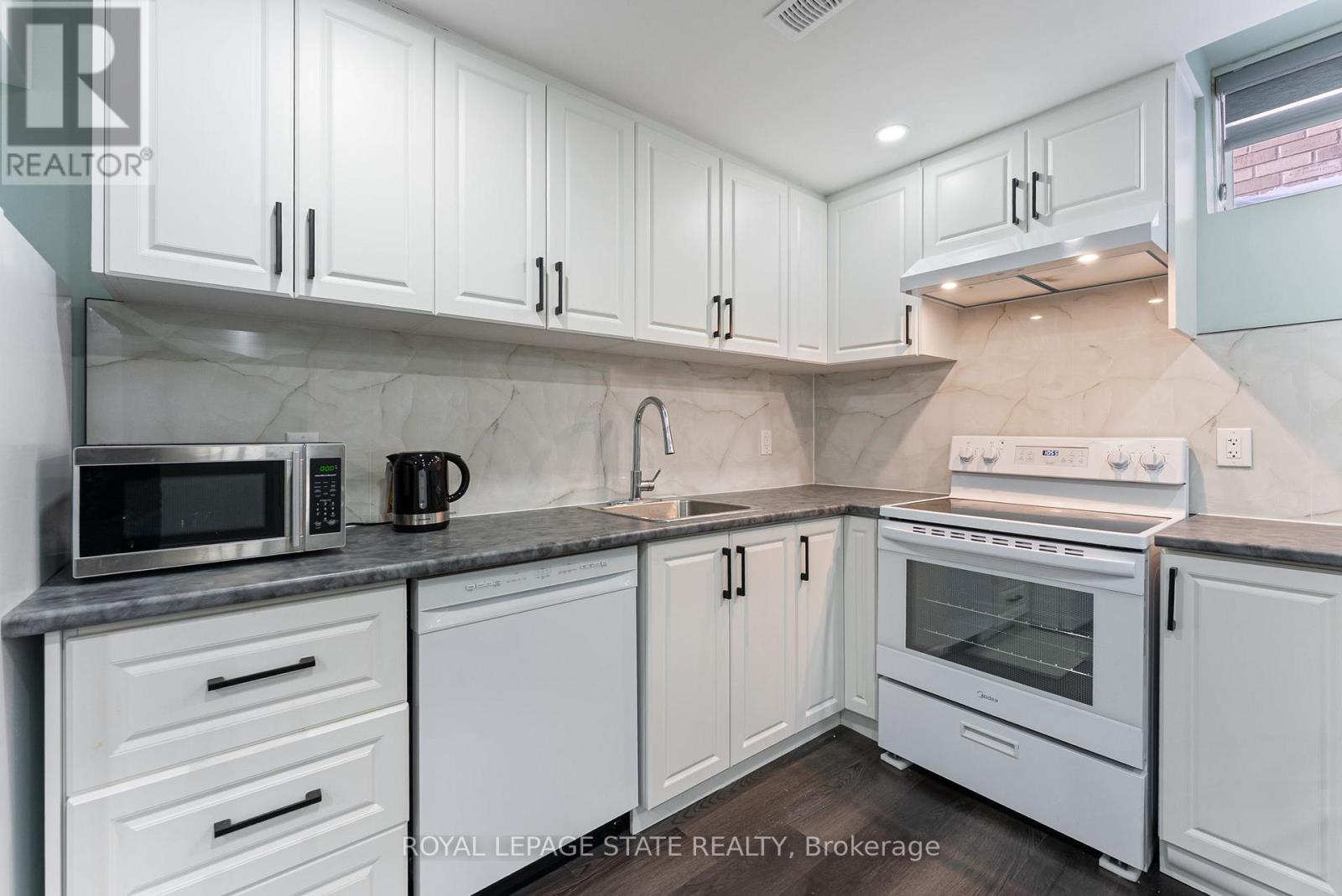 Lower - 183 Rockledge Drive, Hamilton, Ontario  L0R 1P0 - Photo 5 - X12977056