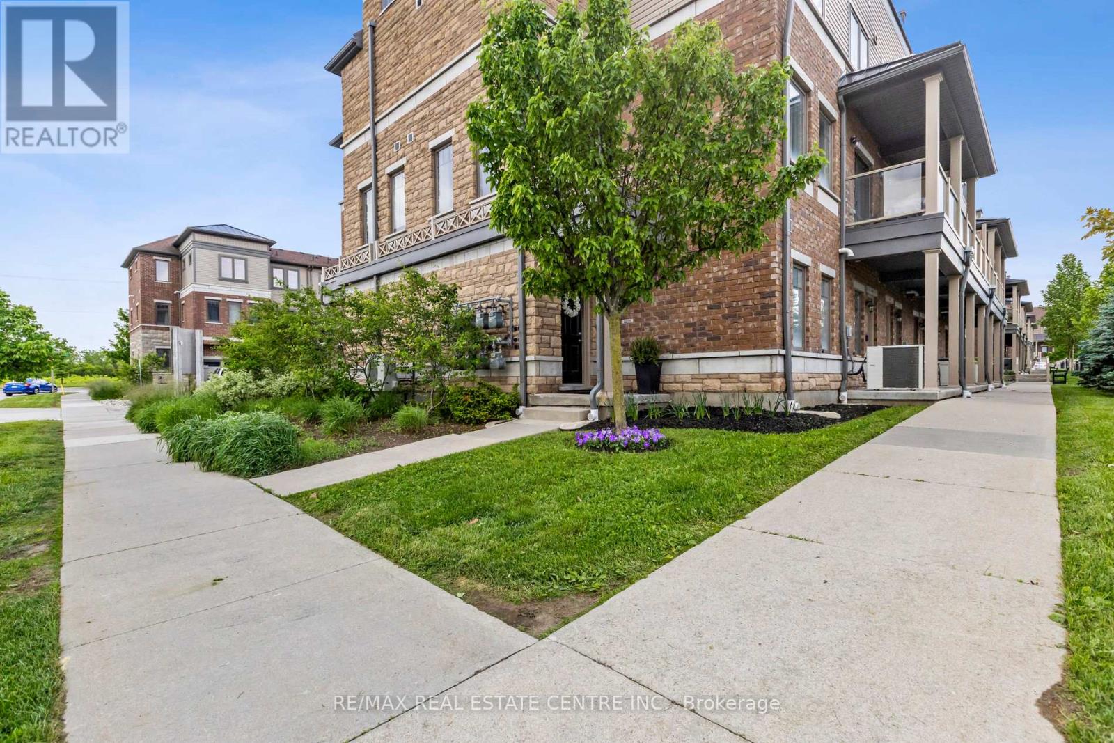 A1 - 70 Willowrun Drive E, Kitchener, Ontario  N2A 0J3 - Photo 4 - X12977138