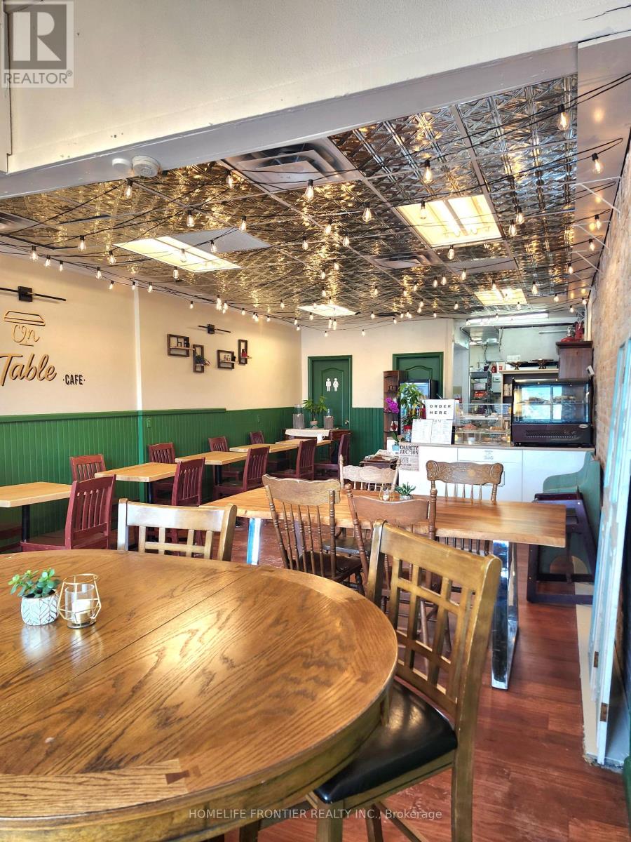 163 Main Street Nw, Lucan Biddulph, Ontario  N0M 2J0 - Photo 2 - X12977162